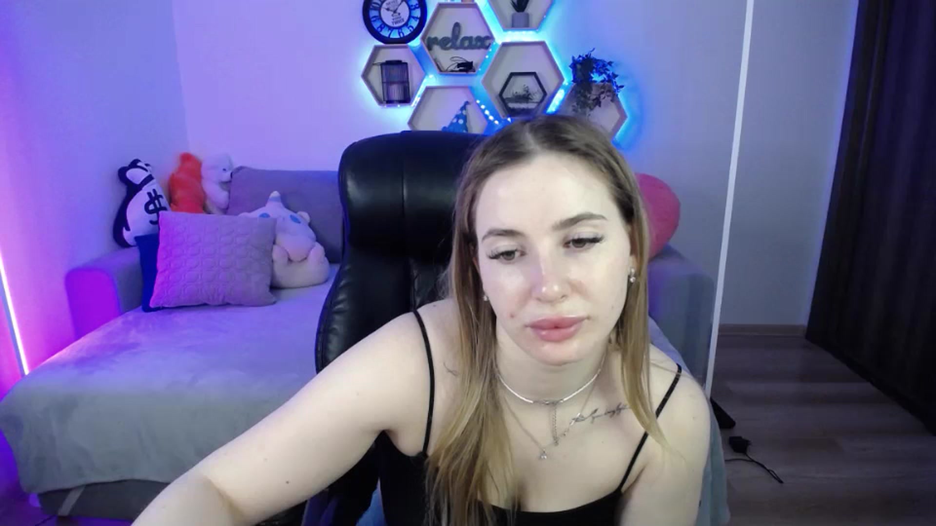 Gallery image thumbnail from SabrinaViolet's myfreecams stream on, 03/23/2026, 09:51 image 6 of 20