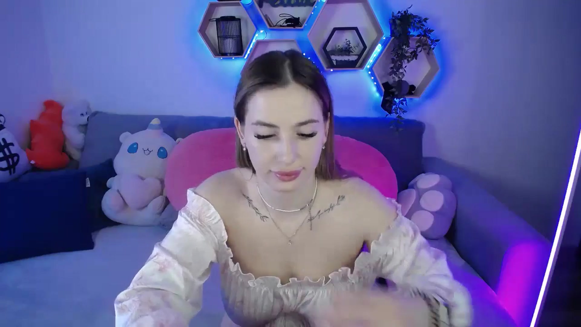 Gallery image thumbnail from SabrinaViolet's myfreecams stream on, 03/27/2026, 12:23 image 14 of 20