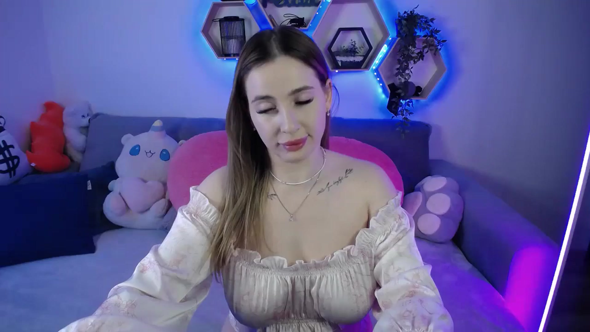 Gallery image thumbnail from SabrinaViolet's myfreecams stream on, 03/27/2026, 12:23 image 16 of 20