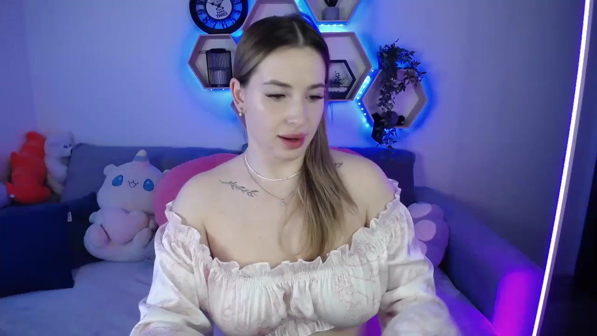 Gallery image thumbnail from SabrinaViolet's myfreecams stream on, 03/27/2026, 13:32 image 19 of 20