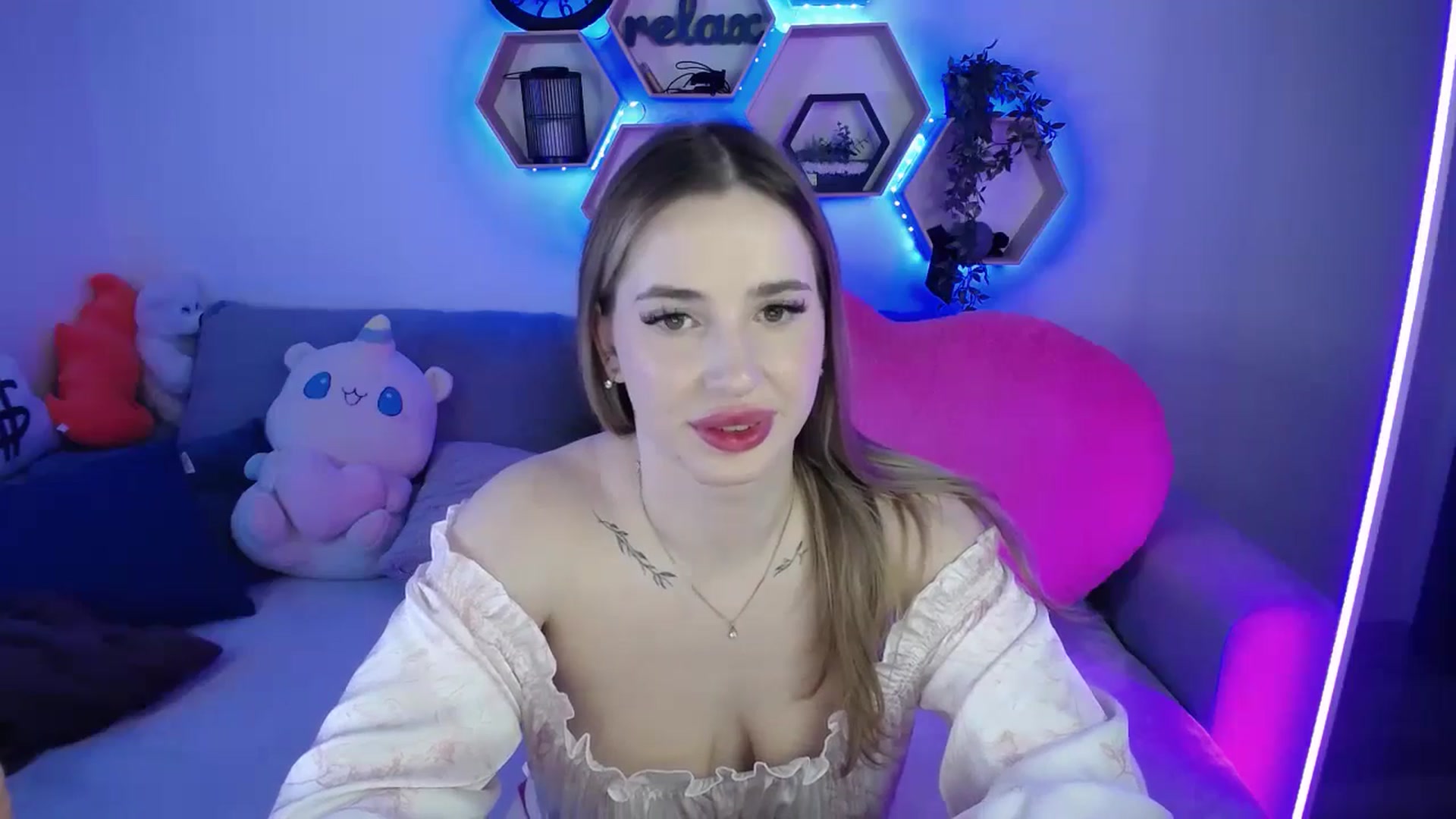 Gallery image thumbnail from SabrinaViolet's myfreecams stream on, 03/28/2026, 11:21 image 4 of 20