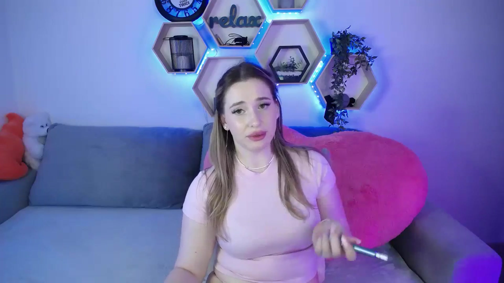 Gallery image thumbnail from SabrinaViolet's myfreecams stream on, 03/29/2026, 12:54 image 13 of 20