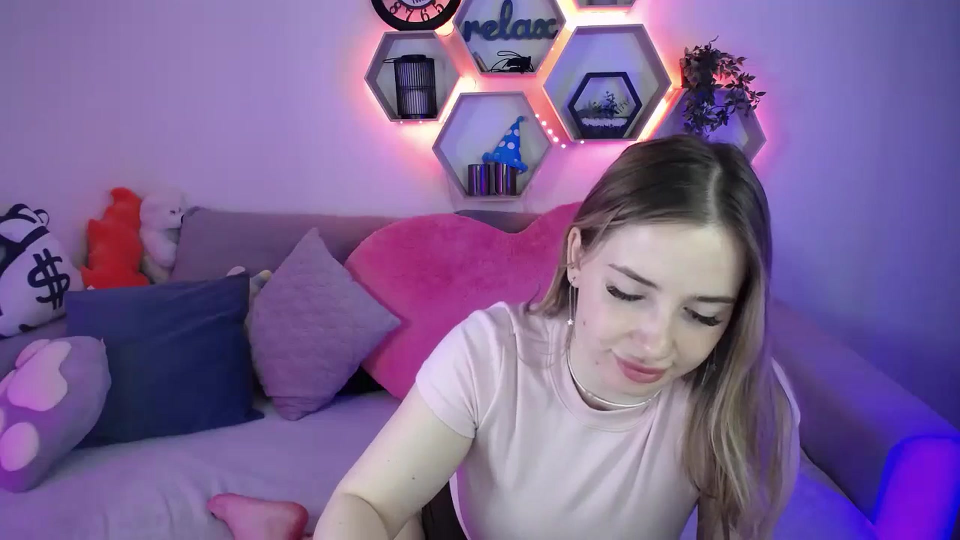 Gallery image thumbnail from SabrinaViolet's myfreecams stream on, 03/31/2026, 10:03 image 7 of 20