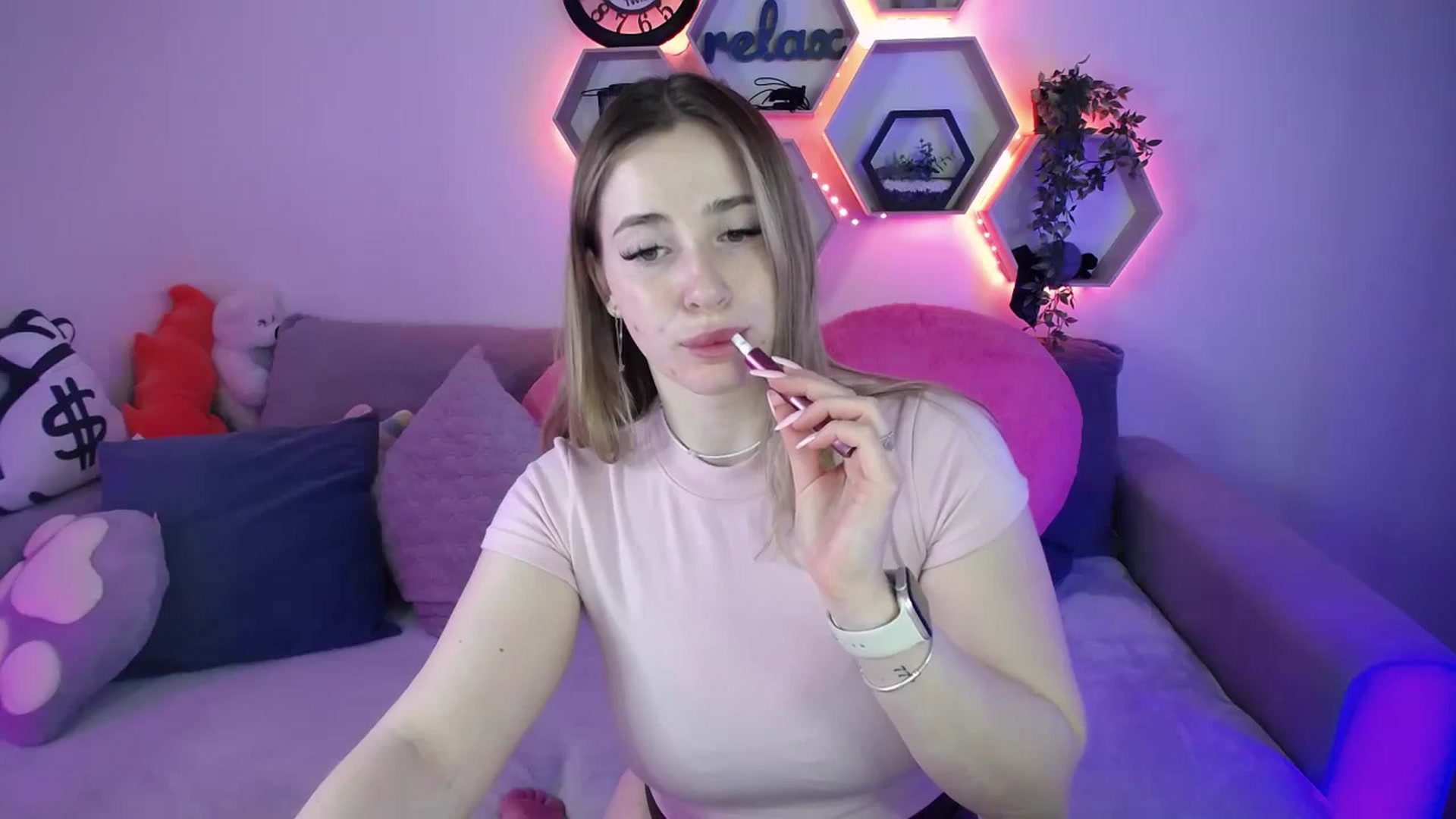 Gallery image thumbnail from SabrinaViolet's myfreecams stream on, 03/31/2026, 10:03 image 6 of 20