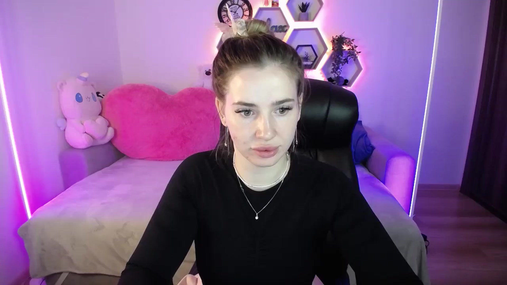 Gallery image thumbnail from SabrinaViolet's myfreecams stream on, 04/03/2026, 09:26 image 3 of 20