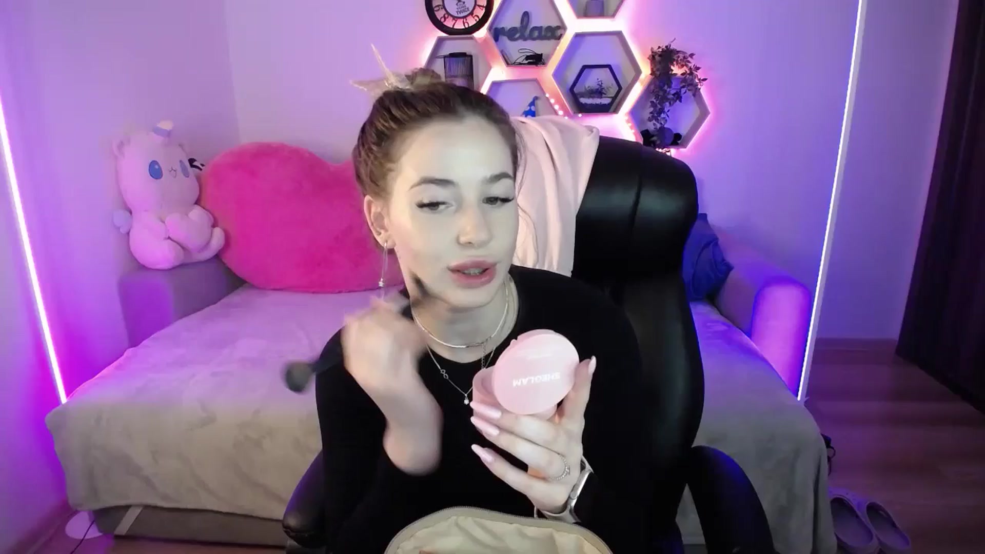 Gallery image thumbnail from SabrinaViolet's myfreecams stream on, 04/03/2026, 09:26 image 12 of 20