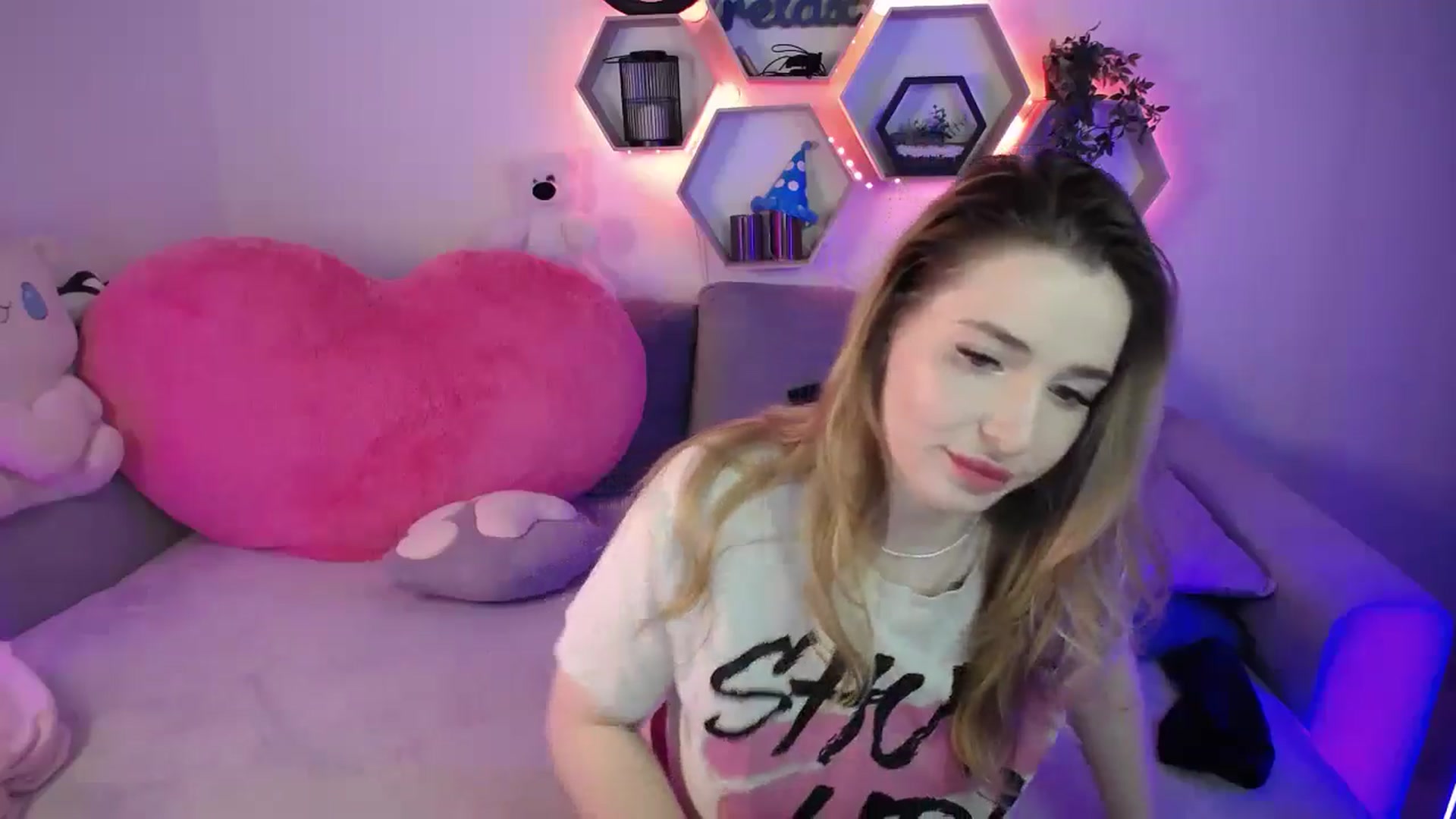 Gallery image thumbnail from SabrinaViolet's myfreecams stream on, 04/03/2026, 11:08 image 4 of 20