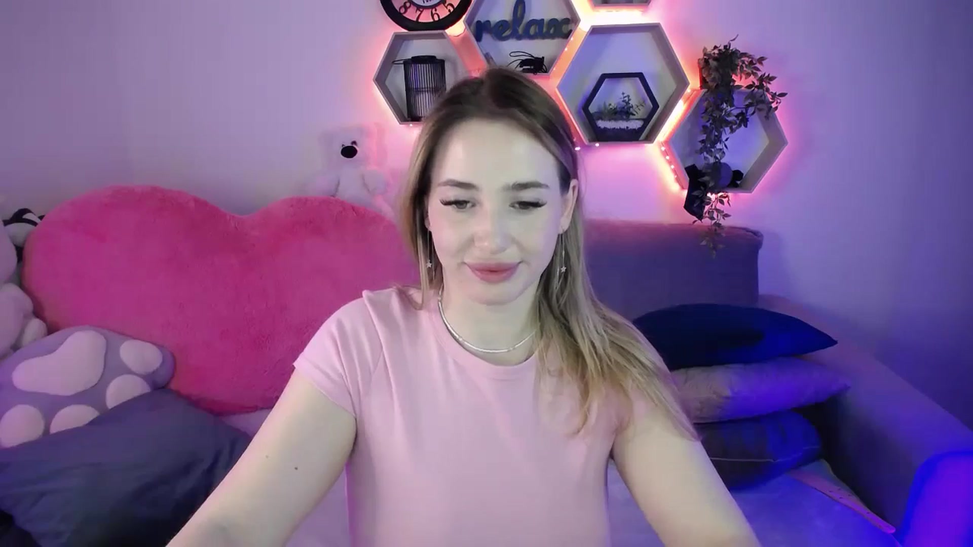 Gallery image thumbnail from SabrinaViolet's myfreecams stream on, 04/04/2026, 12:06 image 19 of 20