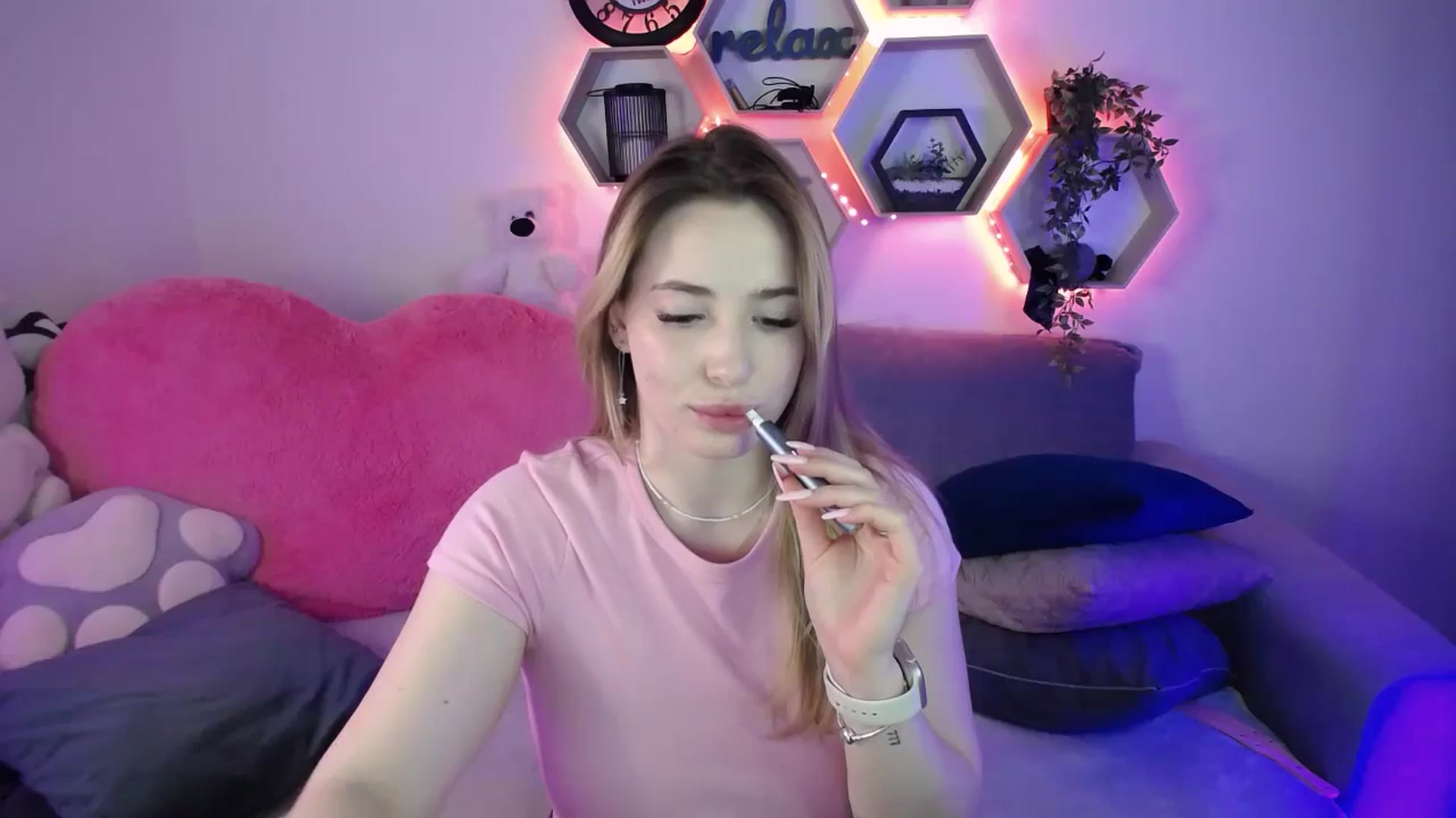Gallery image thumbnail from SabrinaViolet's myfreecams stream on, 04/04/2026, 12:06 image 12 of 20