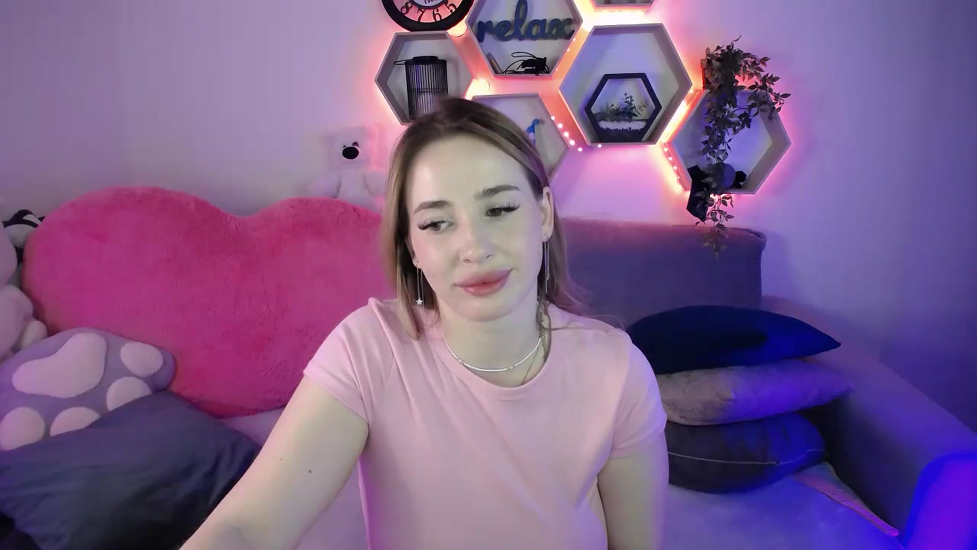 Gallery image thumbnail from SabrinaViolet's myfreecams stream on, 04/04/2026, 12:06 image 20 of 20