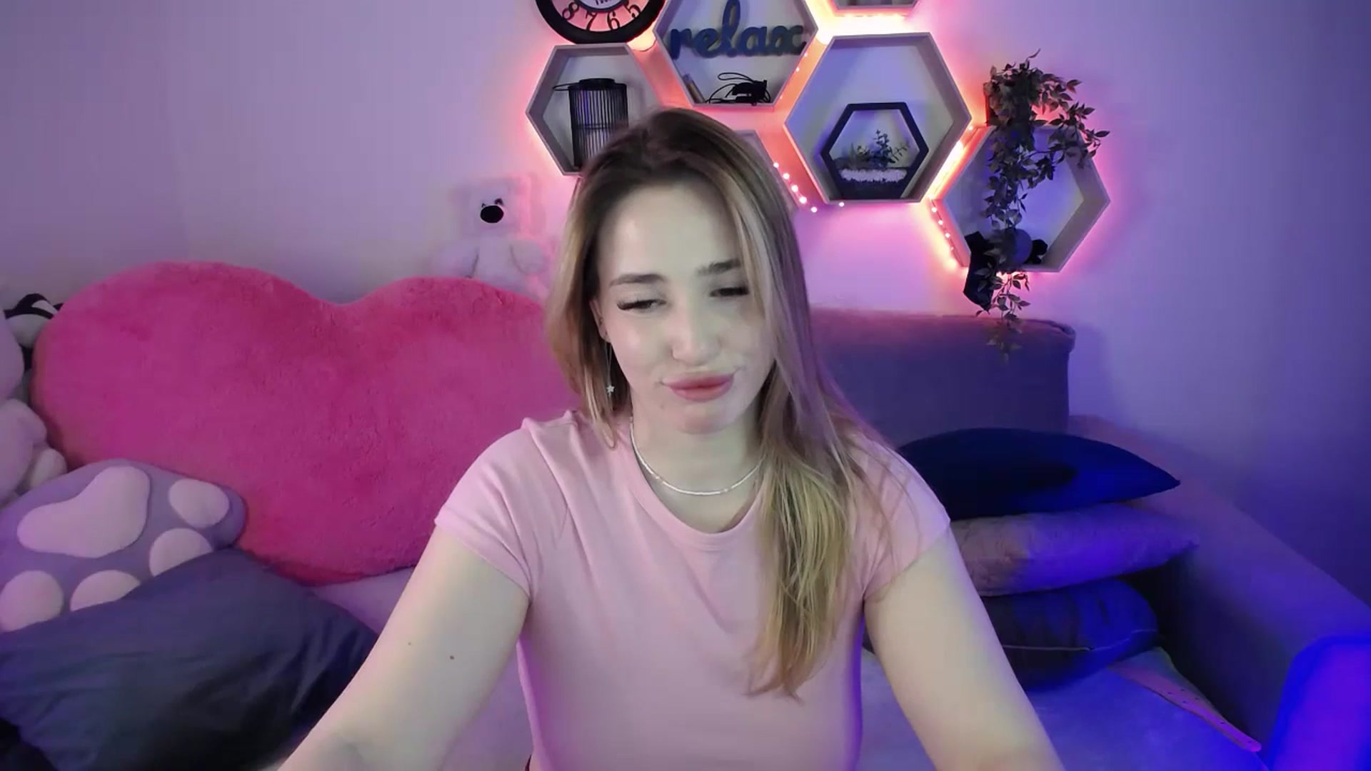Gallery image thumbnail from SabrinaViolet's myfreecams stream on, 04/04/2026, 12:06 image 13 of 20