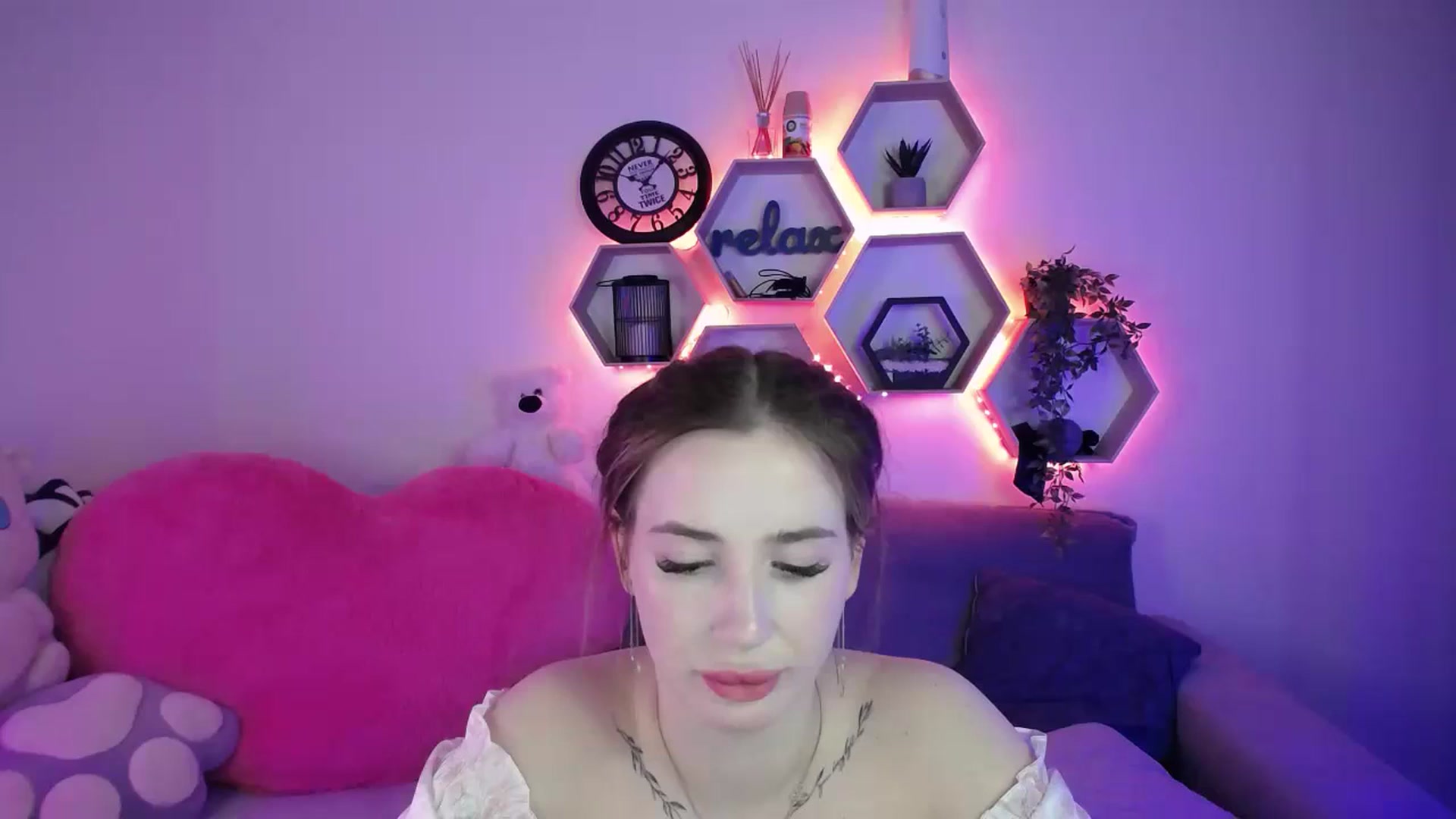 Gallery image thumbnail from SabrinaViolet's myfreecams stream on, 04/06/2026, 11:50 image 1 of 20