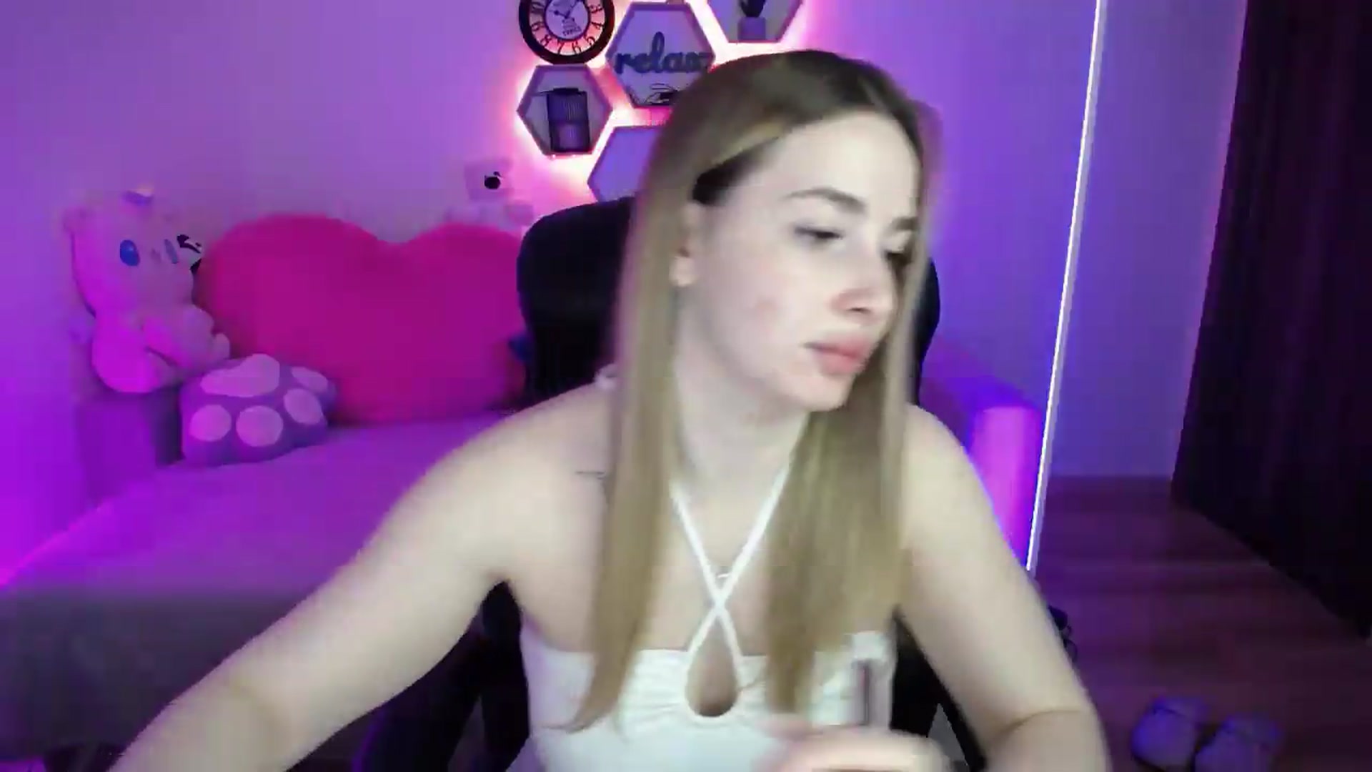Gallery image thumbnail from SabrinaViolet's myfreecams stream on, 04/07/2026, 09:15 image 2 of 20