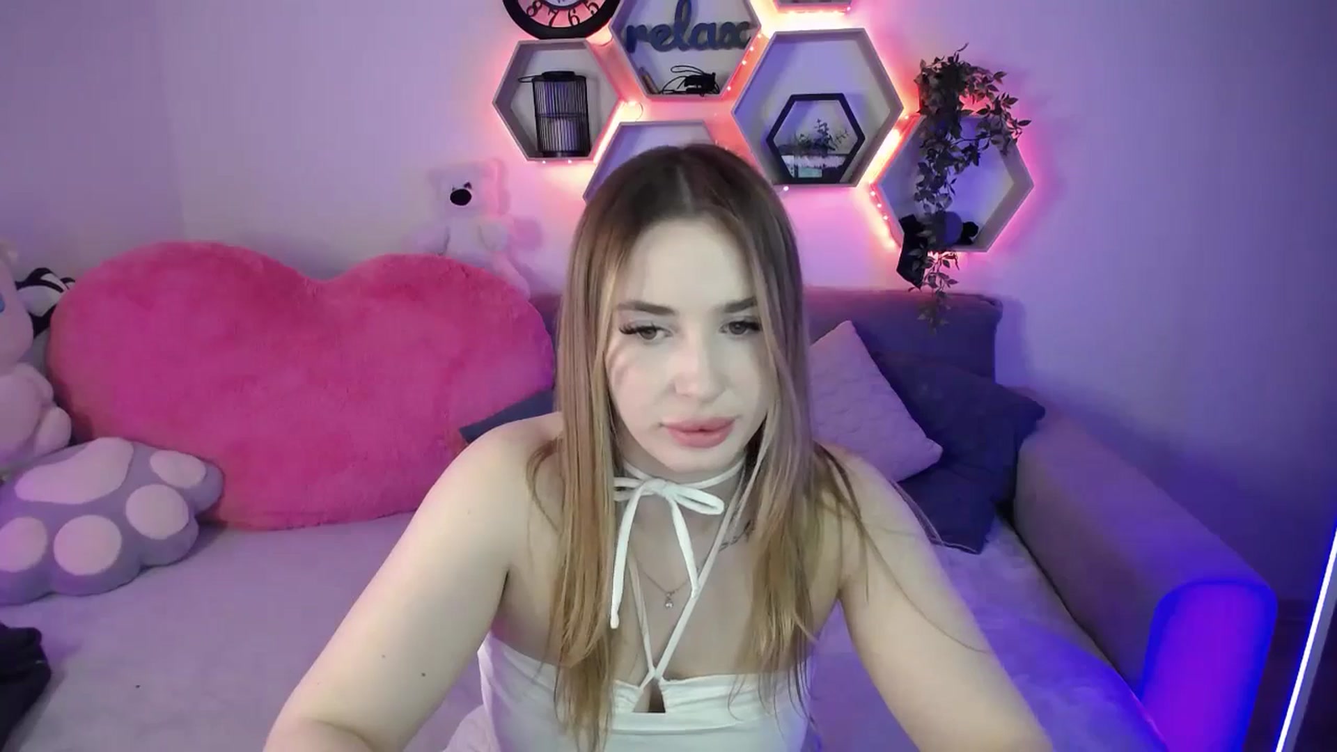 Gallery image thumbnail from SabrinaViolet's myfreecams stream on, 04/07/2026, 12:56 image 3 of 20