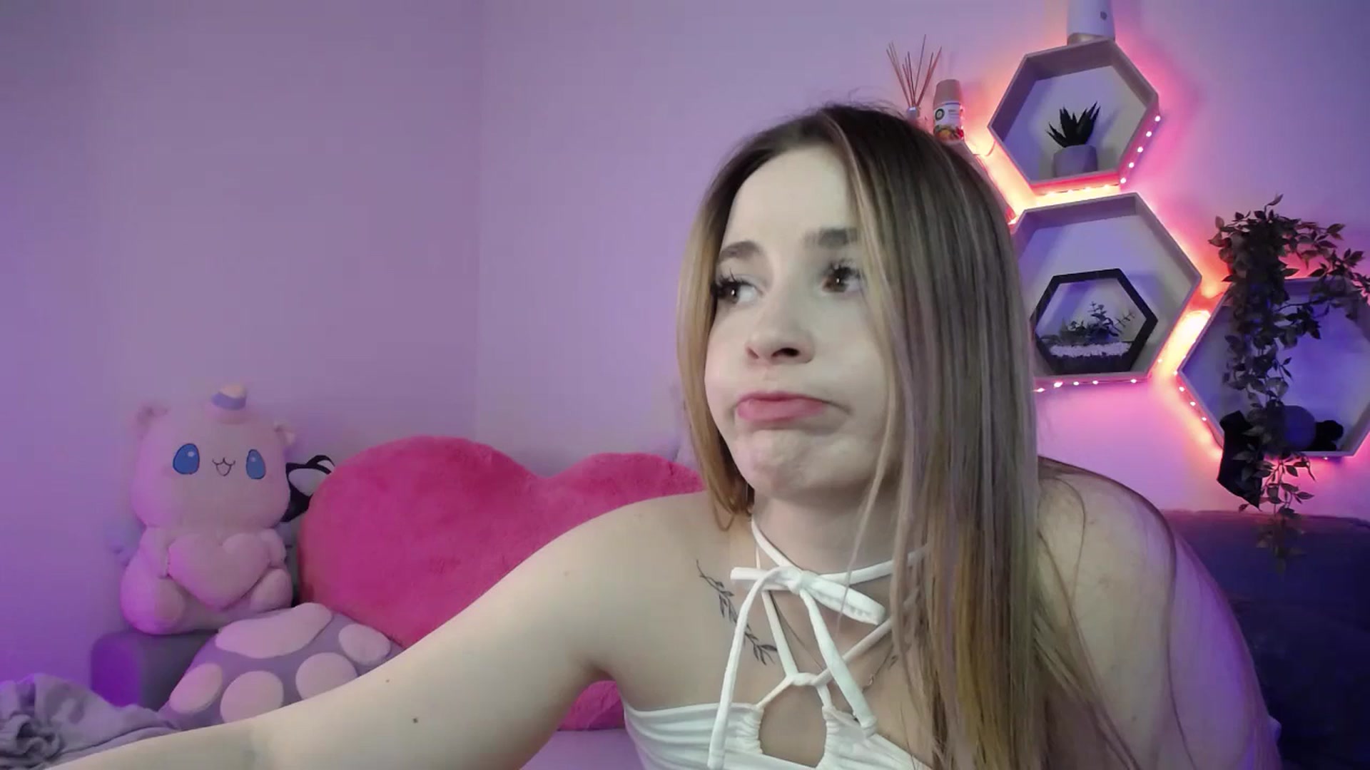 Gallery image thumbnail from SabrinaViolet's myfreecams stream on, 04/07/2026, 12:56 image 7 of 20