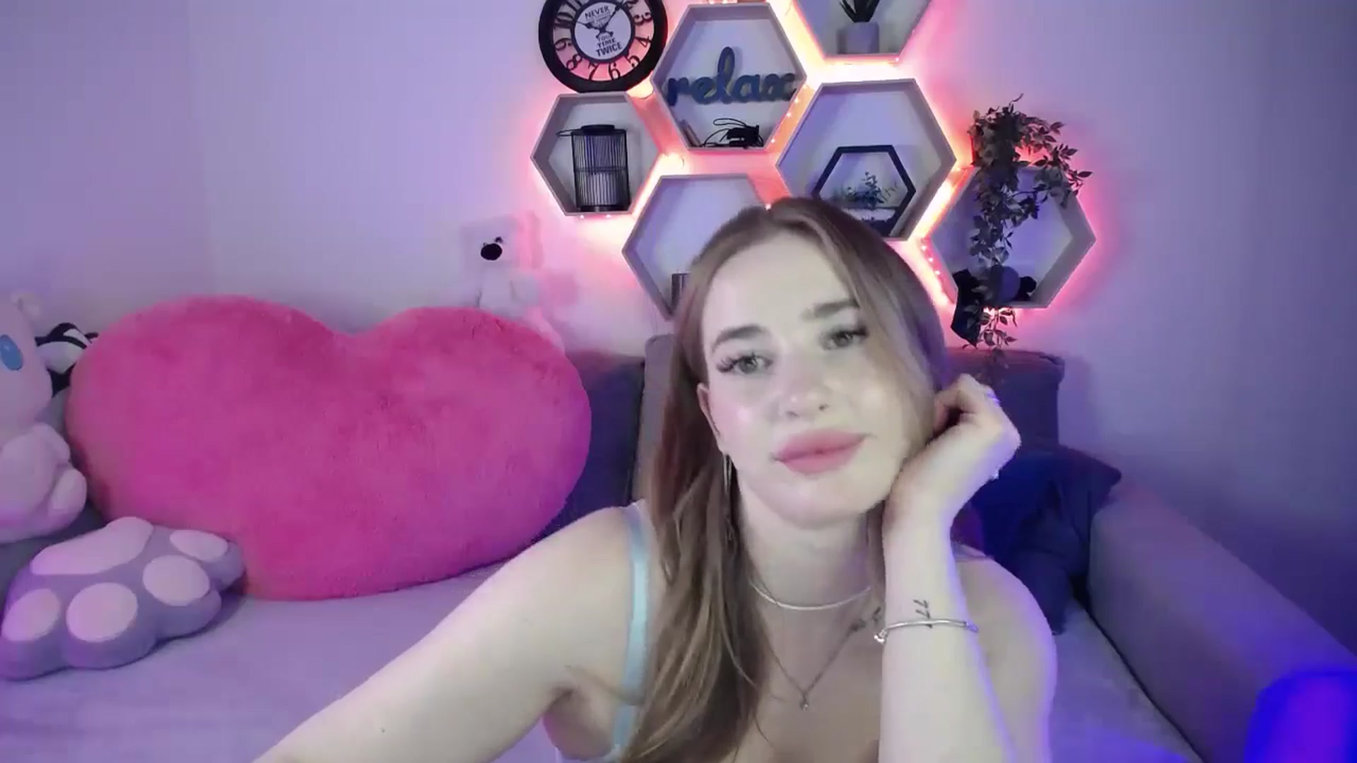 Gallery image thumbnail from SabrinaViolet's myfreecams stream on, 04/10/2026, 10:49 image 7 of 20