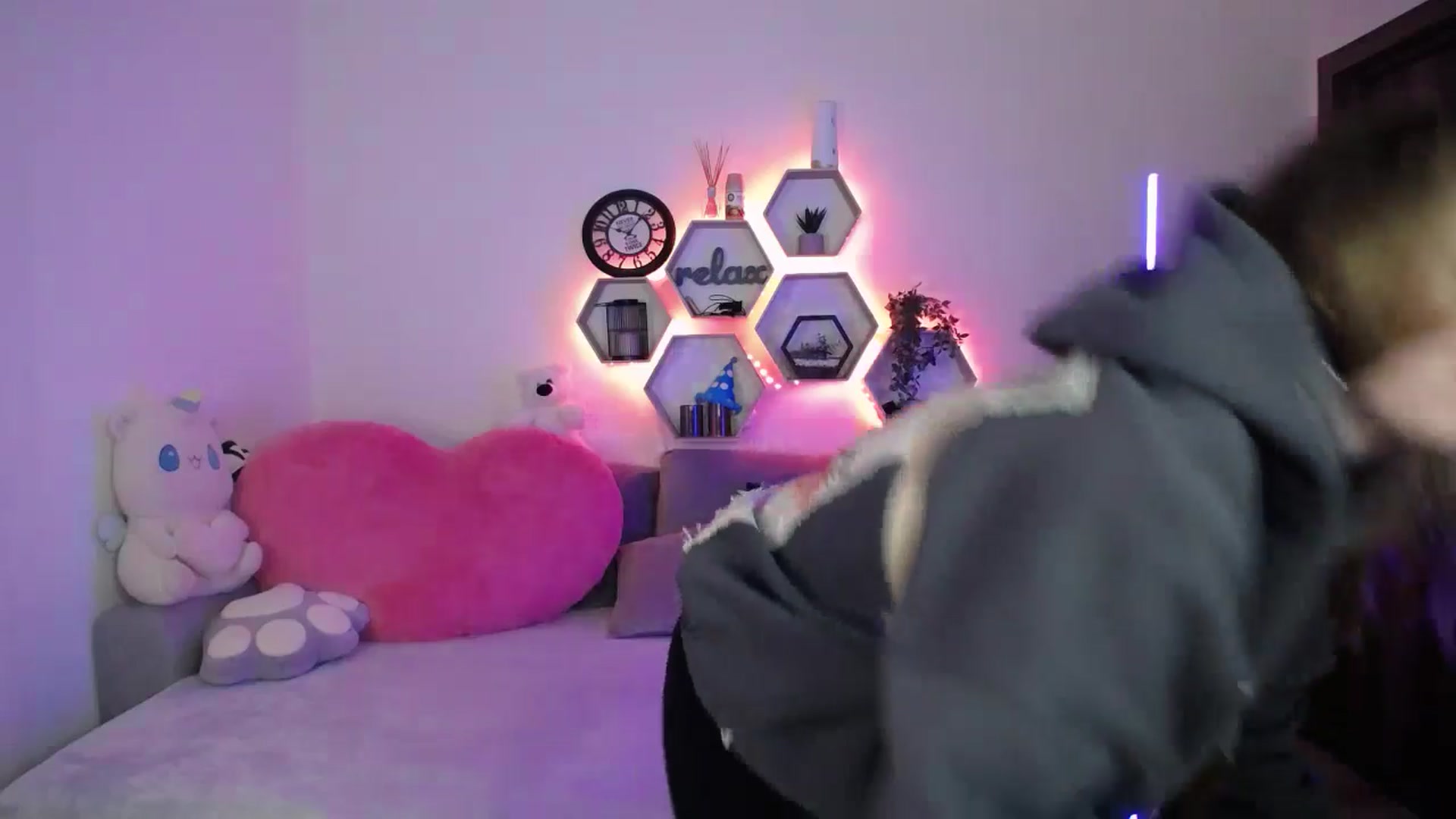 Gallery image thumbnail from SabrinaViolet's myfreecams stream on, 04/11/2026, 09:40 image 20 of 20
