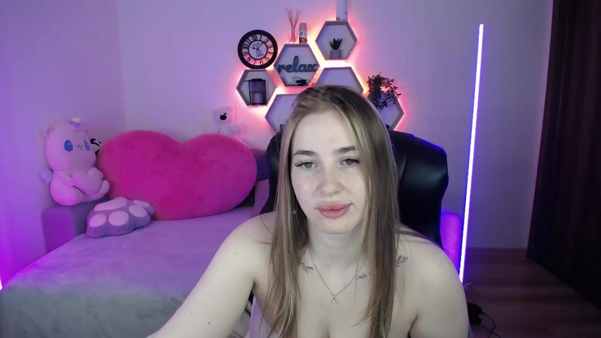 Gallery image thumbnail from SabrinaViolet's myfreecams stream on, 04/14/2026, 08:59 image 1 of 20