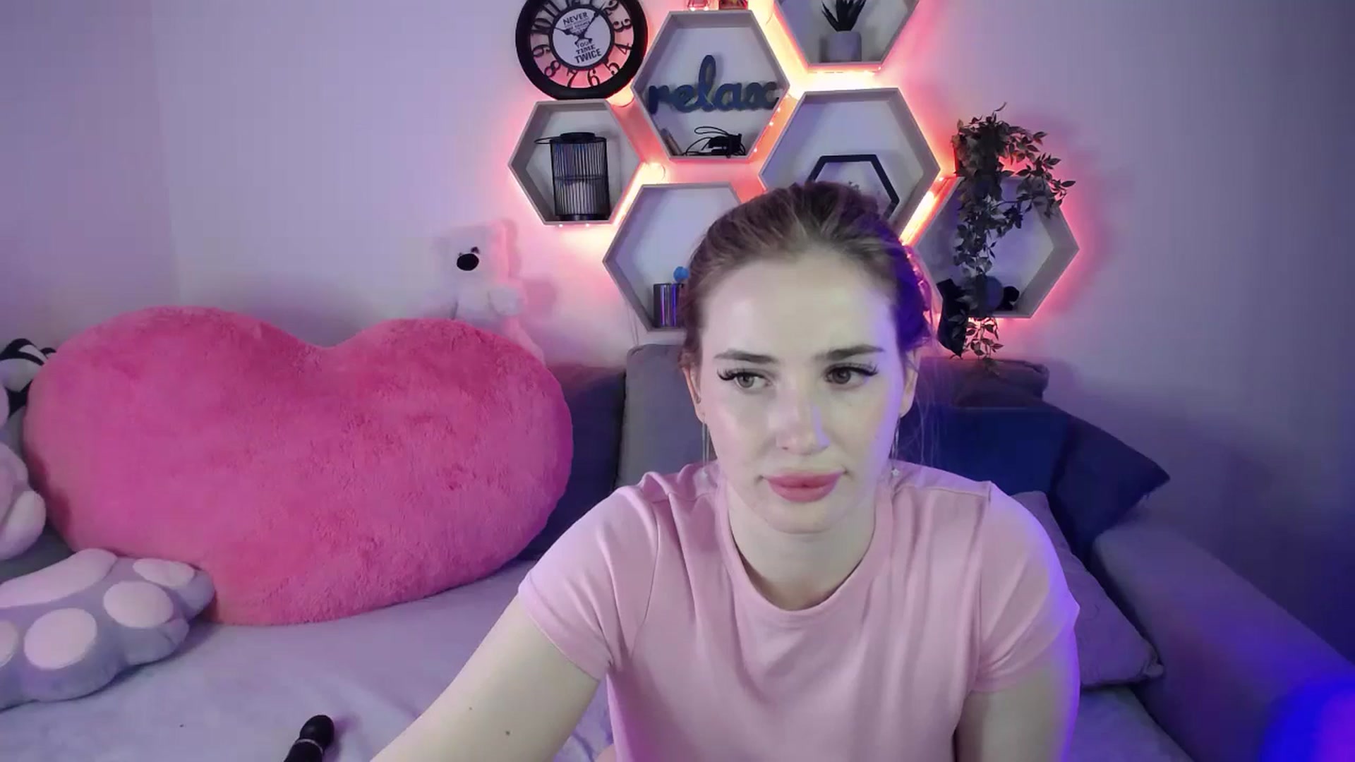 Gallery image thumbnail from SabrinaViolet's myfreecams stream on, 04/15/2026, 10:09 image 5 of 20