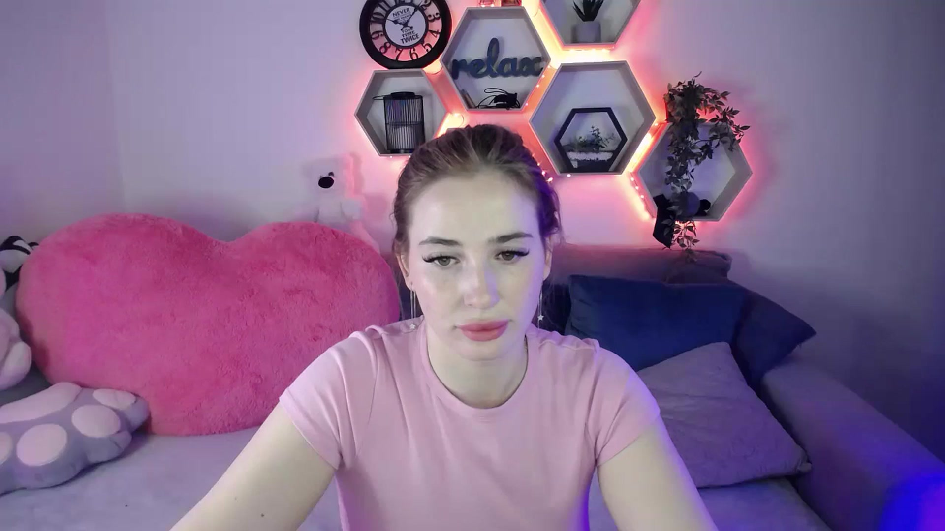 Gallery image thumbnail from SabrinaViolet's myfreecams stream on, 04/15/2026, 10:09 image 13 of 20