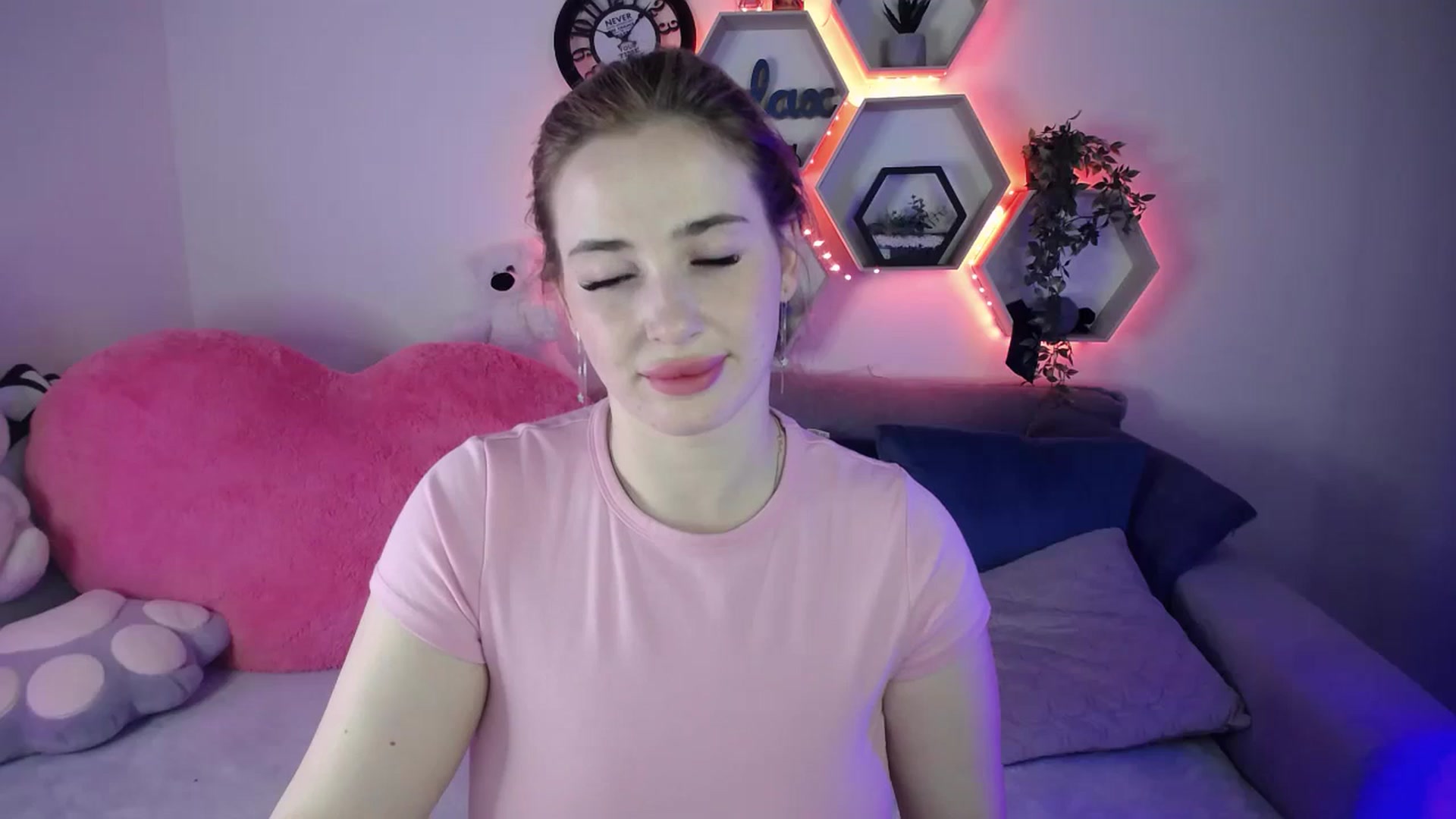 Gallery image thumbnail from SabrinaViolet's myfreecams stream on, 04/15/2026, 10:09 image 2 of 20