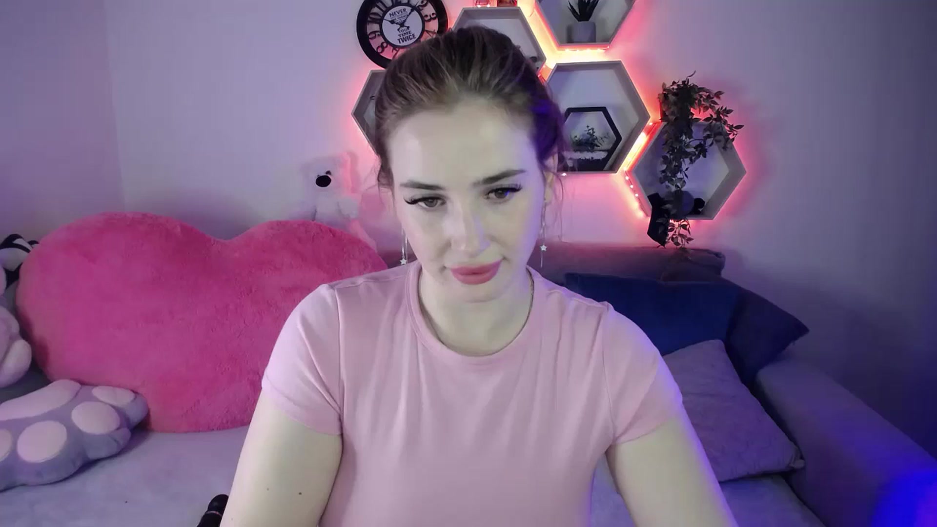 Gallery image thumbnail from SabrinaViolet's myfreecams stream on, 04/15/2026, 10:09 image 1 of 20