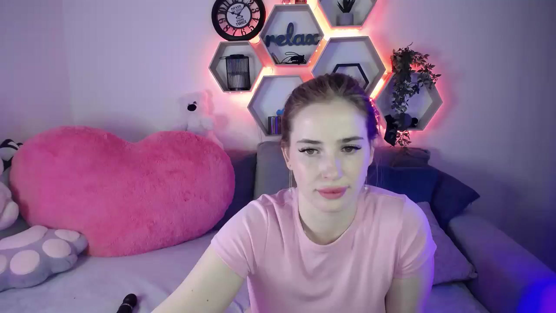 Gallery image thumbnail from SabrinaViolet's myfreecams stream on, 04/15/2026, 10:09 image 6 of 20