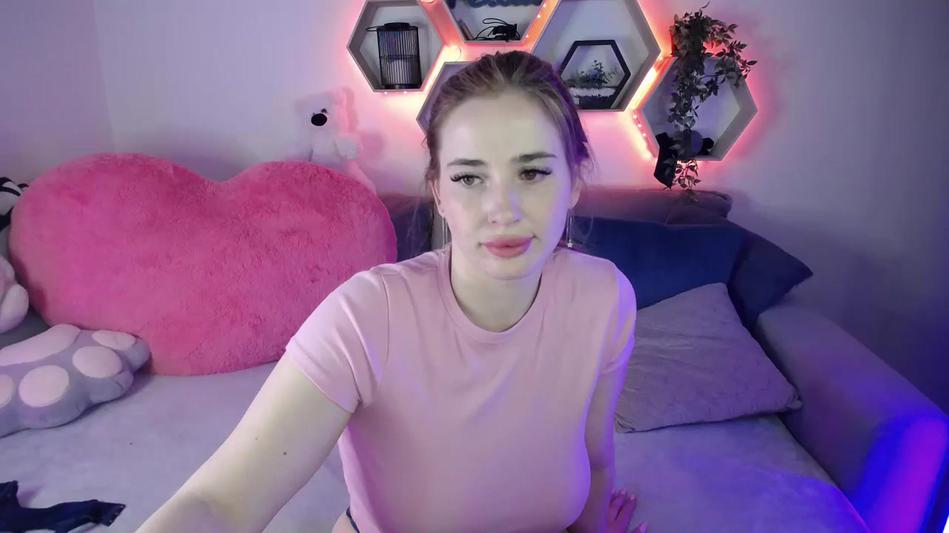 Gallery image thumbnail from SabrinaViolet's myfreecams stream on, 04/15/2026, 10:09 image 19 of 20