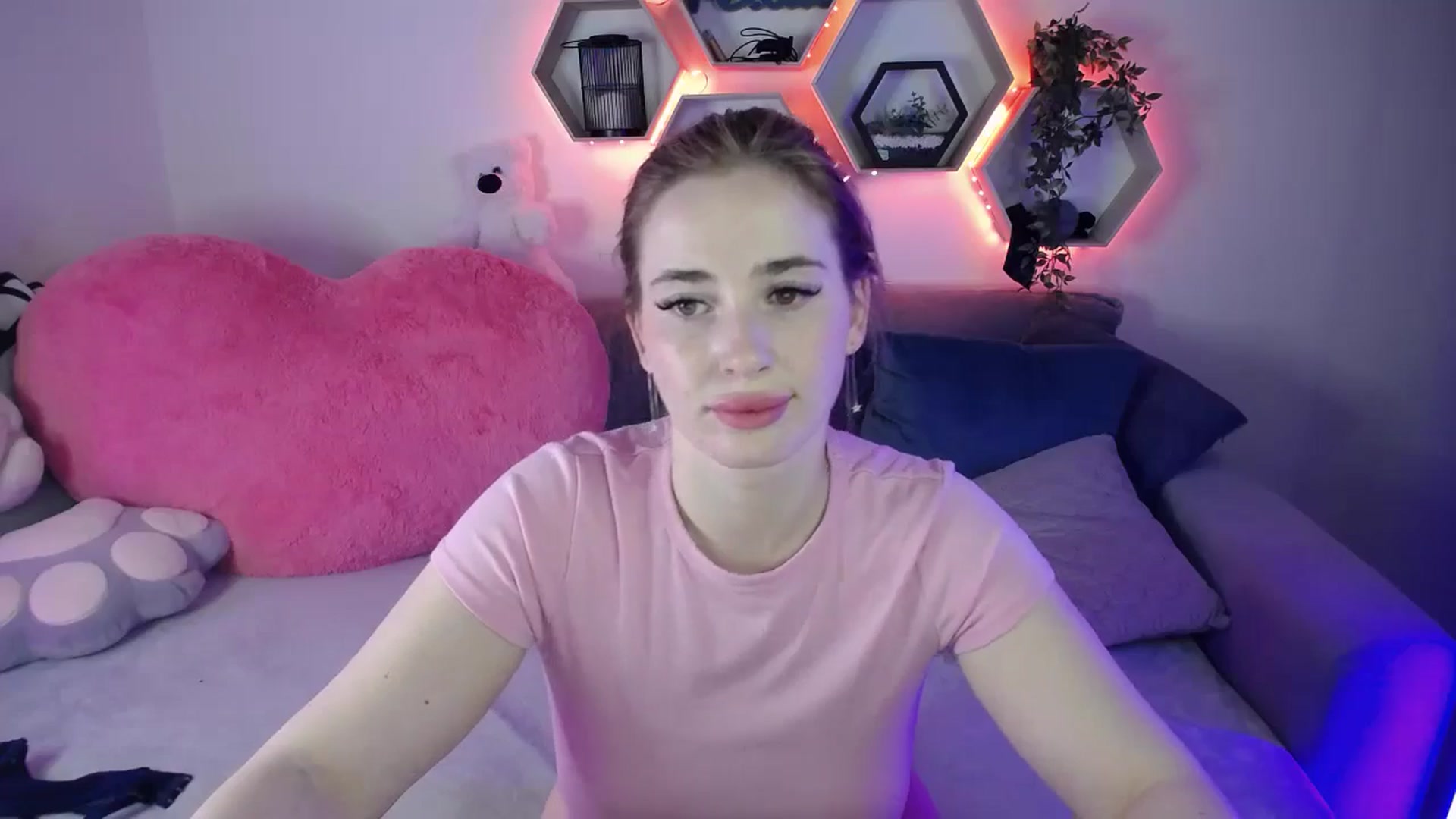 Gallery image thumbnail from SabrinaViolet's myfreecams stream on, 04/15/2026, 10:09 image 17 of 20