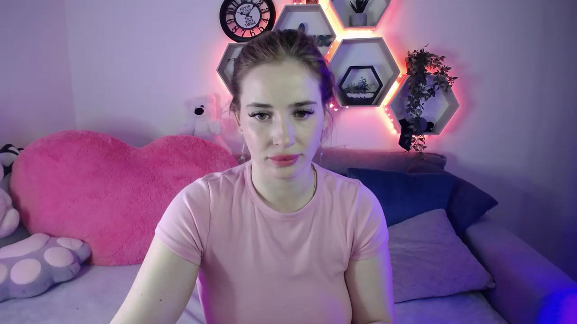 Gallery image thumbnail from SabrinaViolet's myfreecams stream on, 04/15/2026, 10:09 image 7 of 20
