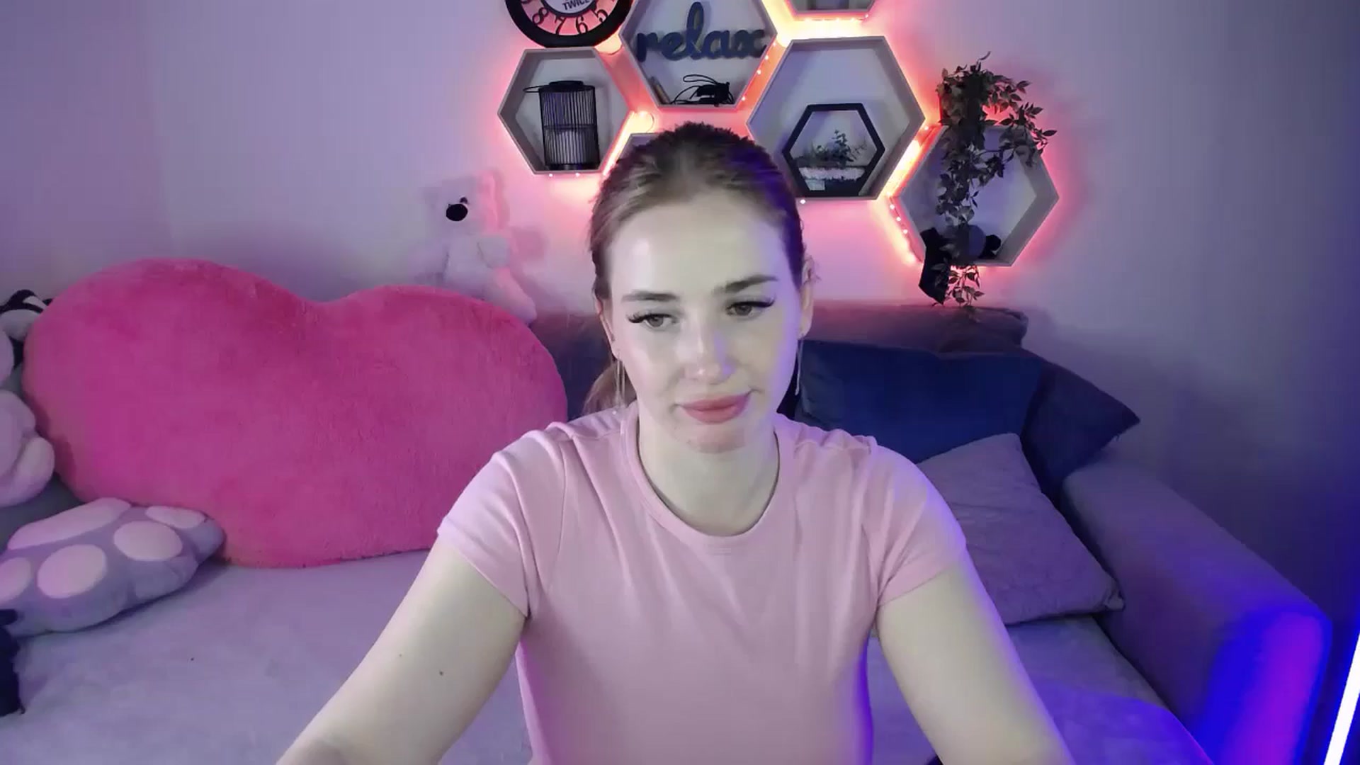 Gallery image thumbnail from SabrinaViolet's myfreecams stream on, 04/15/2026, 11:30 image 18 of 20