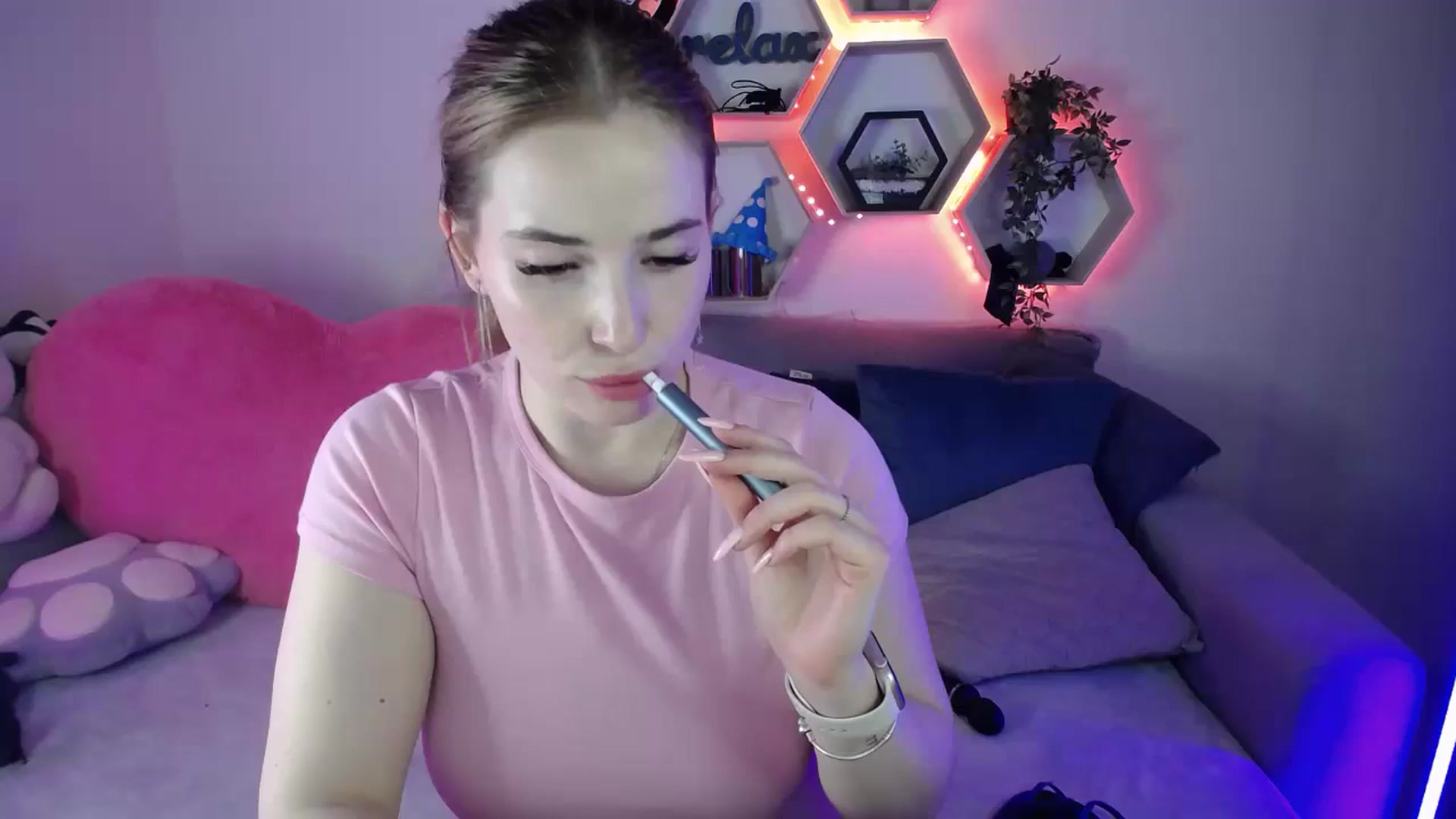 Gallery image thumbnail from SabrinaViolet's myfreecams stream on, 04/15/2026, 11:30 image 3 of 20