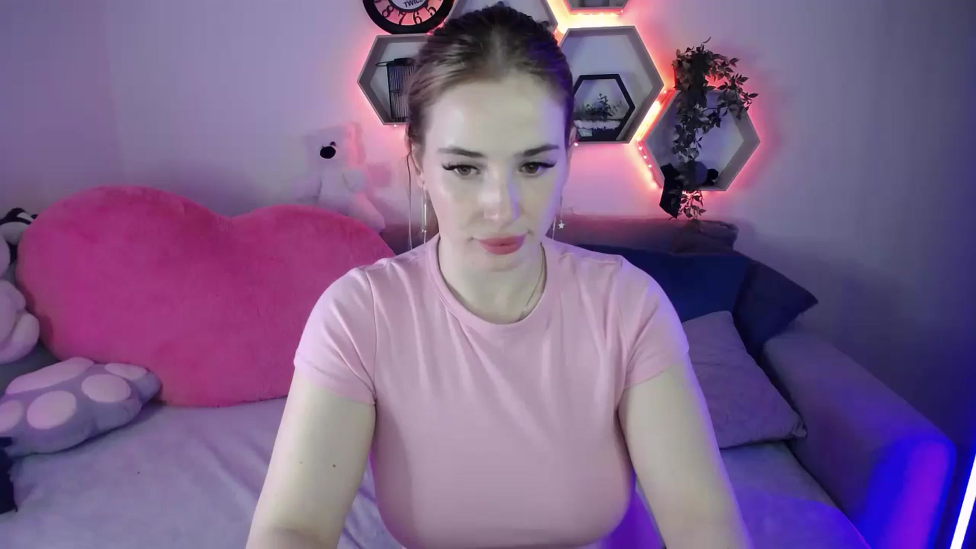 Gallery image thumbnail from SabrinaViolet's myfreecams stream on, 04/15/2026, 11:30 image 2 of 20