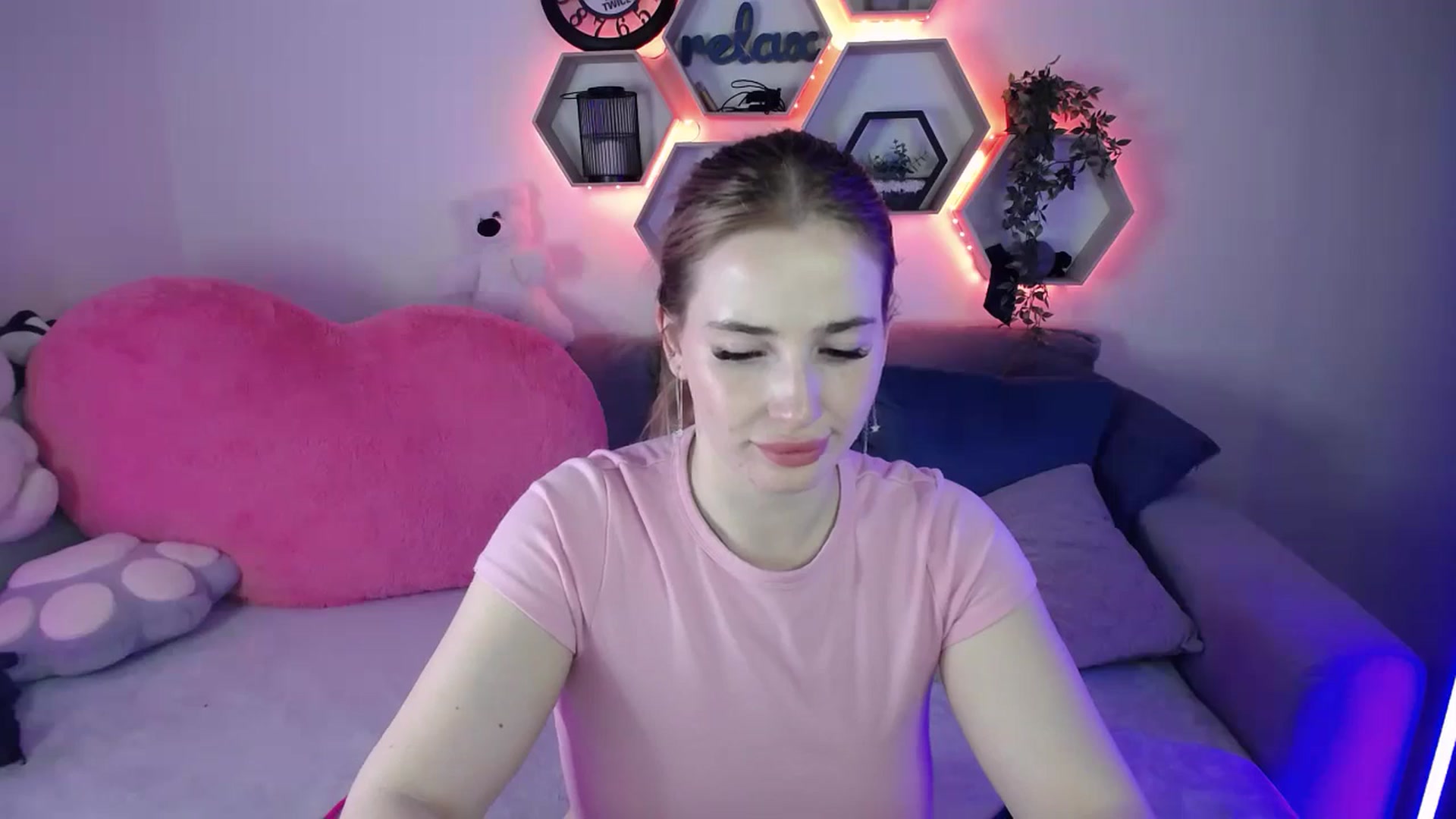 Gallery image thumbnail from SabrinaViolet's myfreecams stream on, 04/15/2026, 11:30 image 20 of 20
