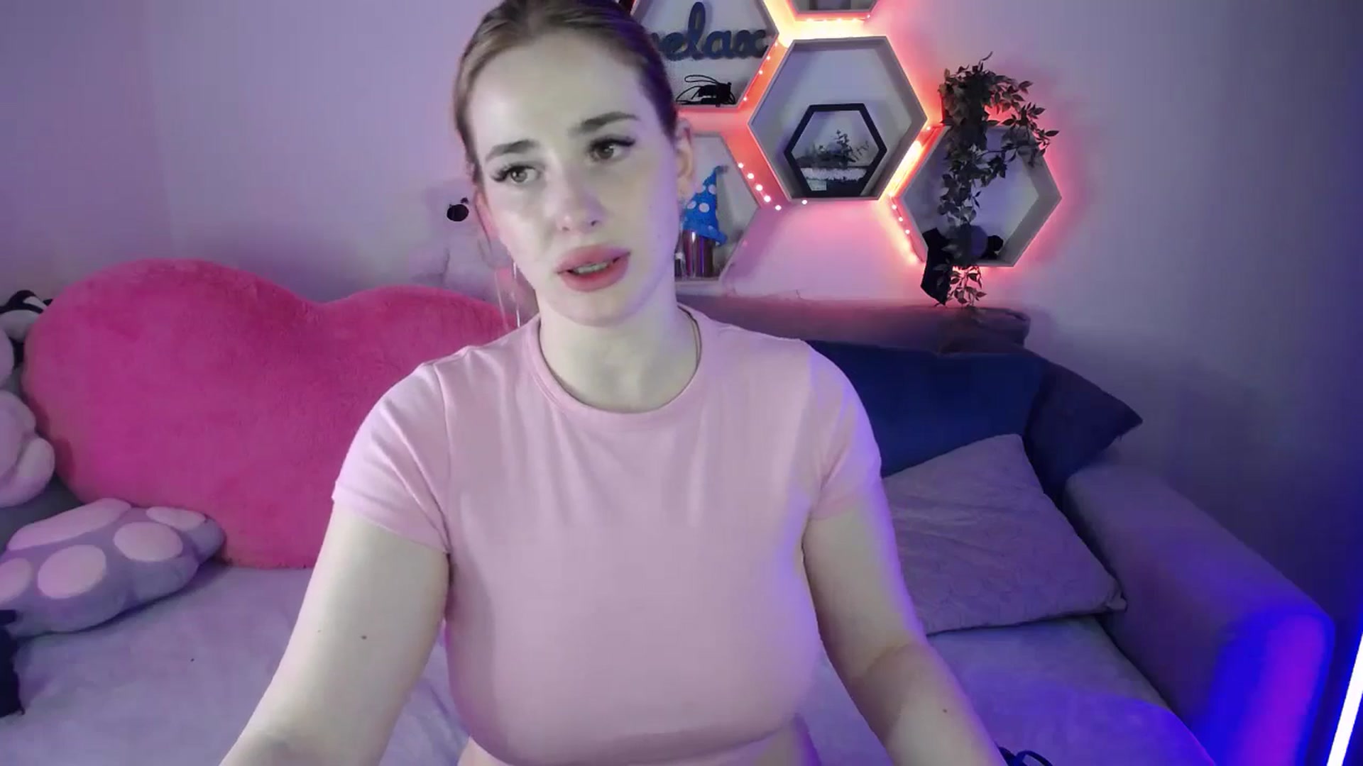 Gallery image thumbnail from SabrinaViolet's myfreecams stream on, 04/15/2026, 11:30 image 9 of 20