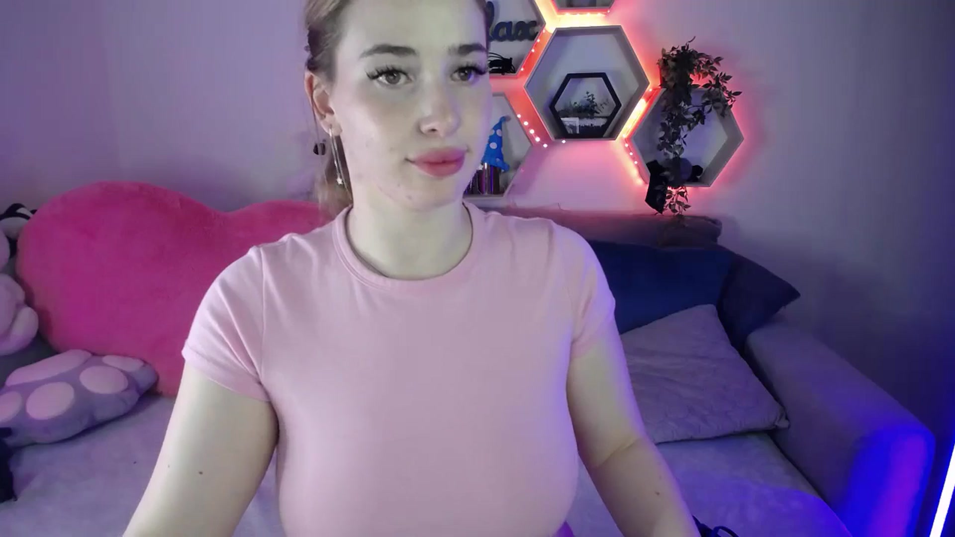 Gallery image thumbnail from SabrinaViolet's myfreecams stream on, 04/15/2026, 11:30 image 5 of 20