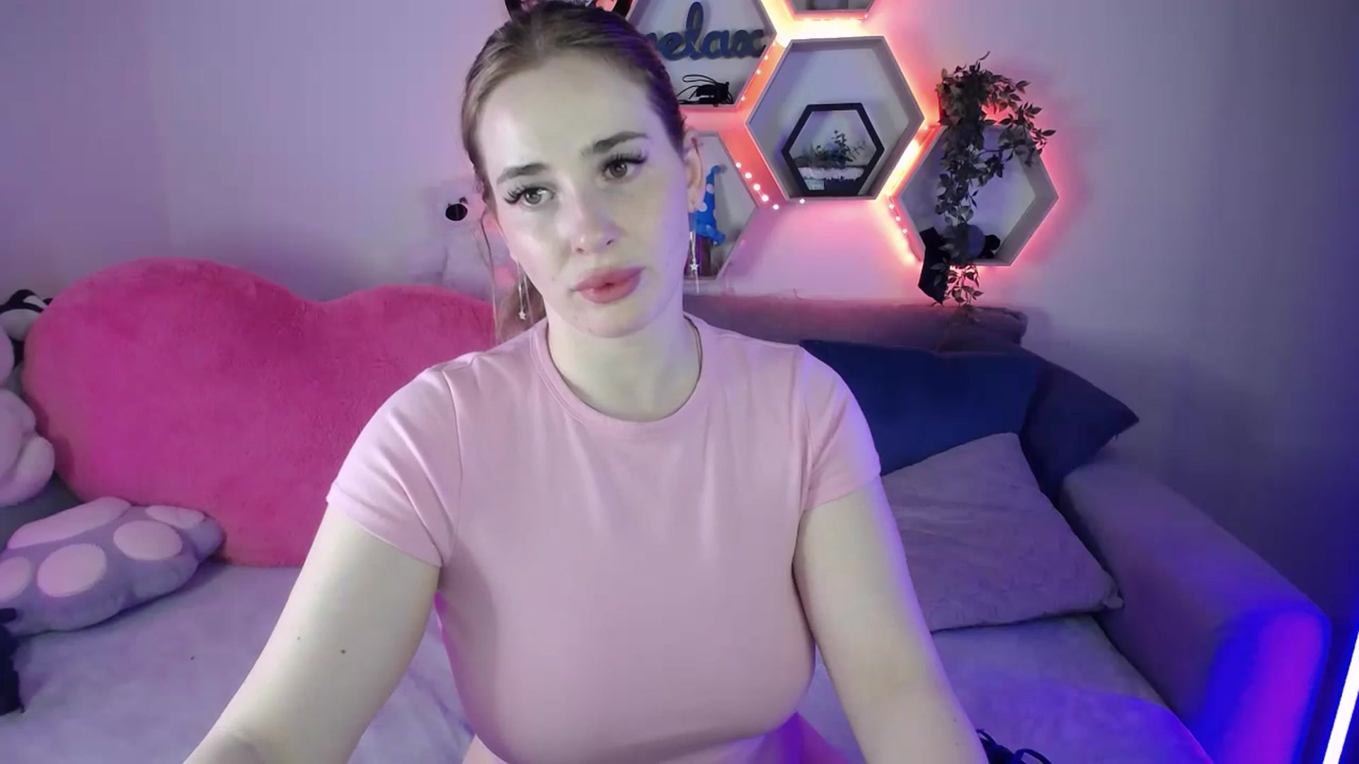 Gallery image thumbnail from SabrinaViolet's myfreecams stream on, 04/15/2026, 11:30 image 7 of 20