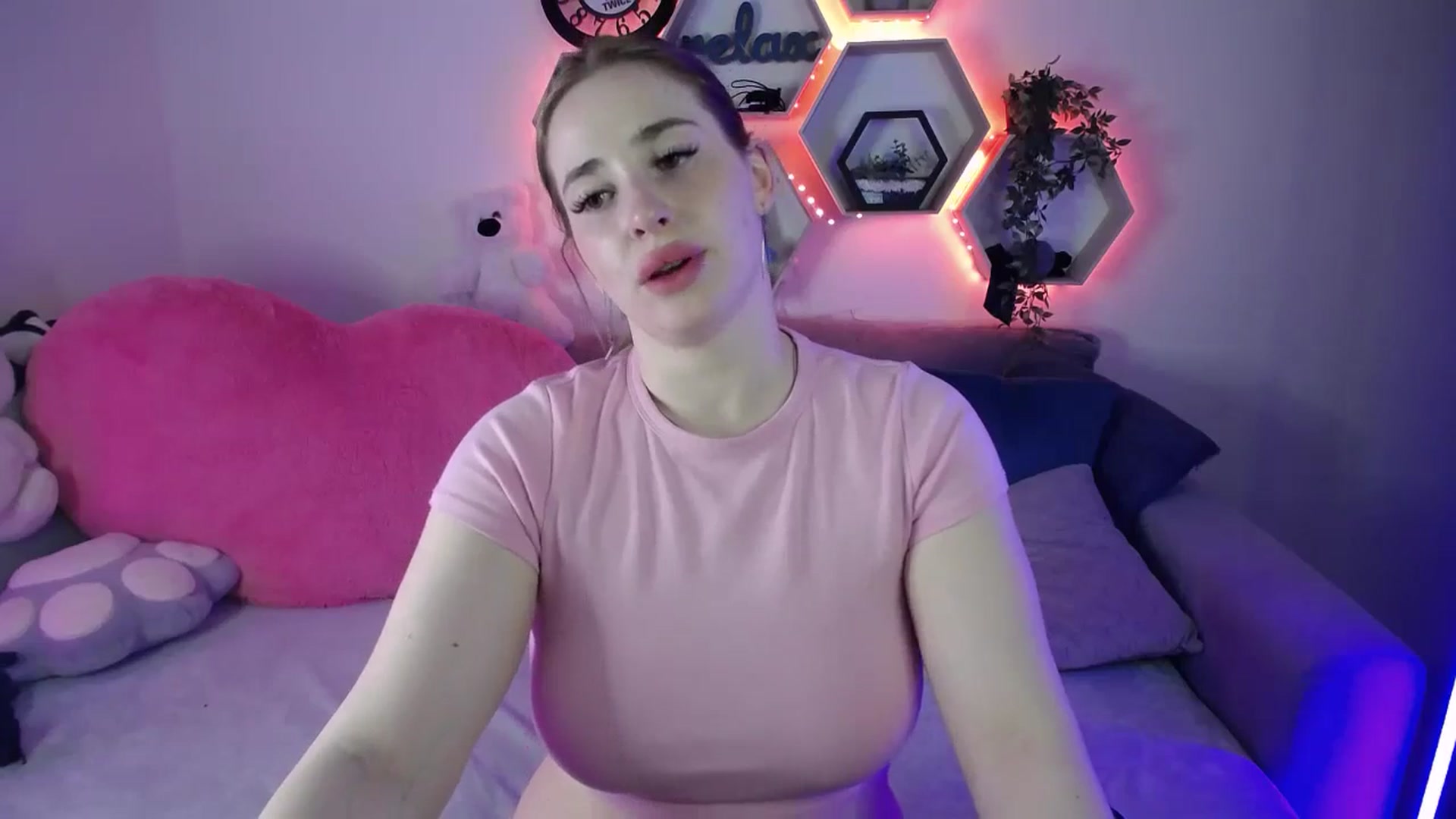 Gallery image thumbnail from SabrinaViolet's myfreecams stream on, 04/15/2026, 11:30 image 11 of 20