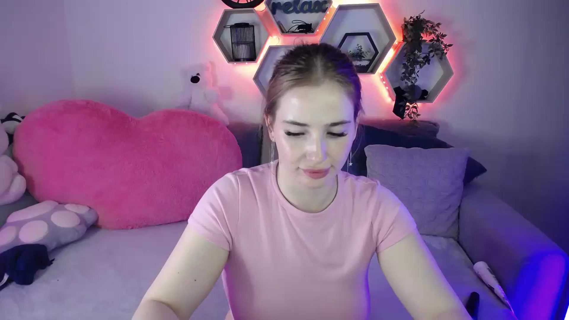 Gallery image thumbnail from SabrinaViolet's myfreecams stream on, 04/15/2026, 12:51 image 12 of 20