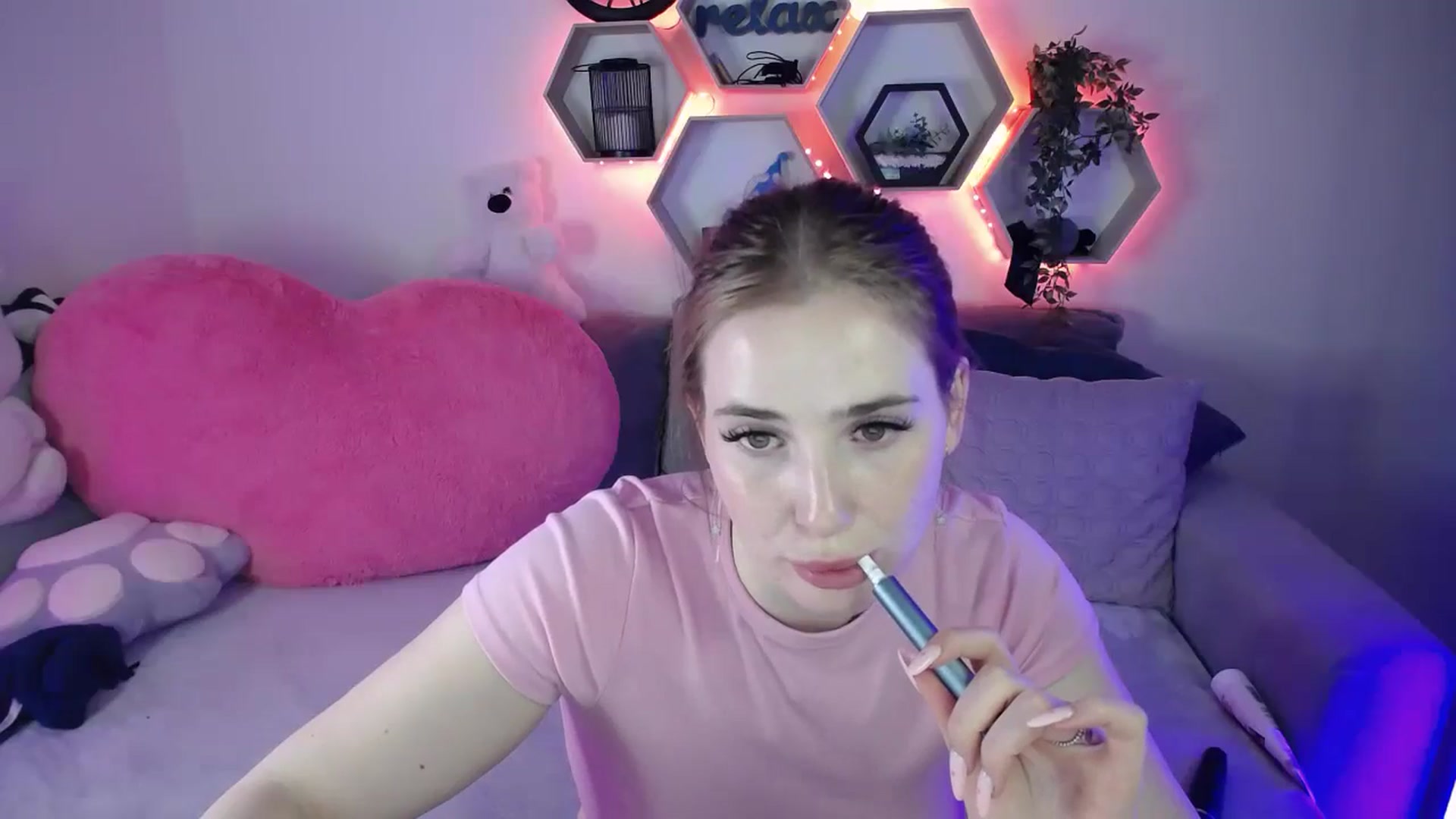 Gallery image thumbnail from SabrinaViolet's myfreecams stream on, 04/15/2026, 12:51 image 15 of 20