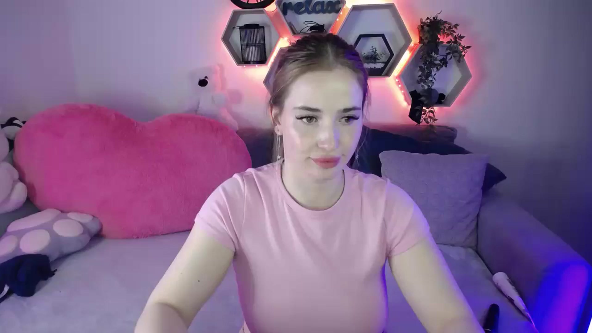 Gallery image thumbnail from SabrinaViolet's myfreecams stream on, 04/15/2026, 12:51 image 2 of 20