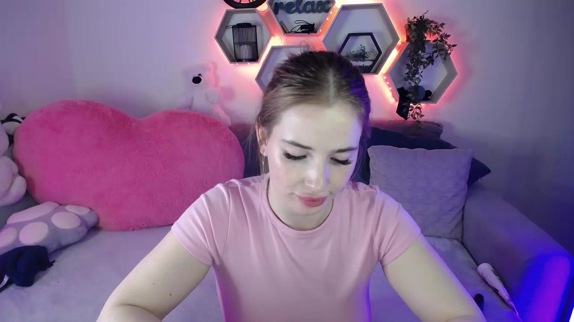 Gallery image thumbnail from SabrinaViolet's myfreecams stream on, 04/15/2026, 12:51 image 19 of 20