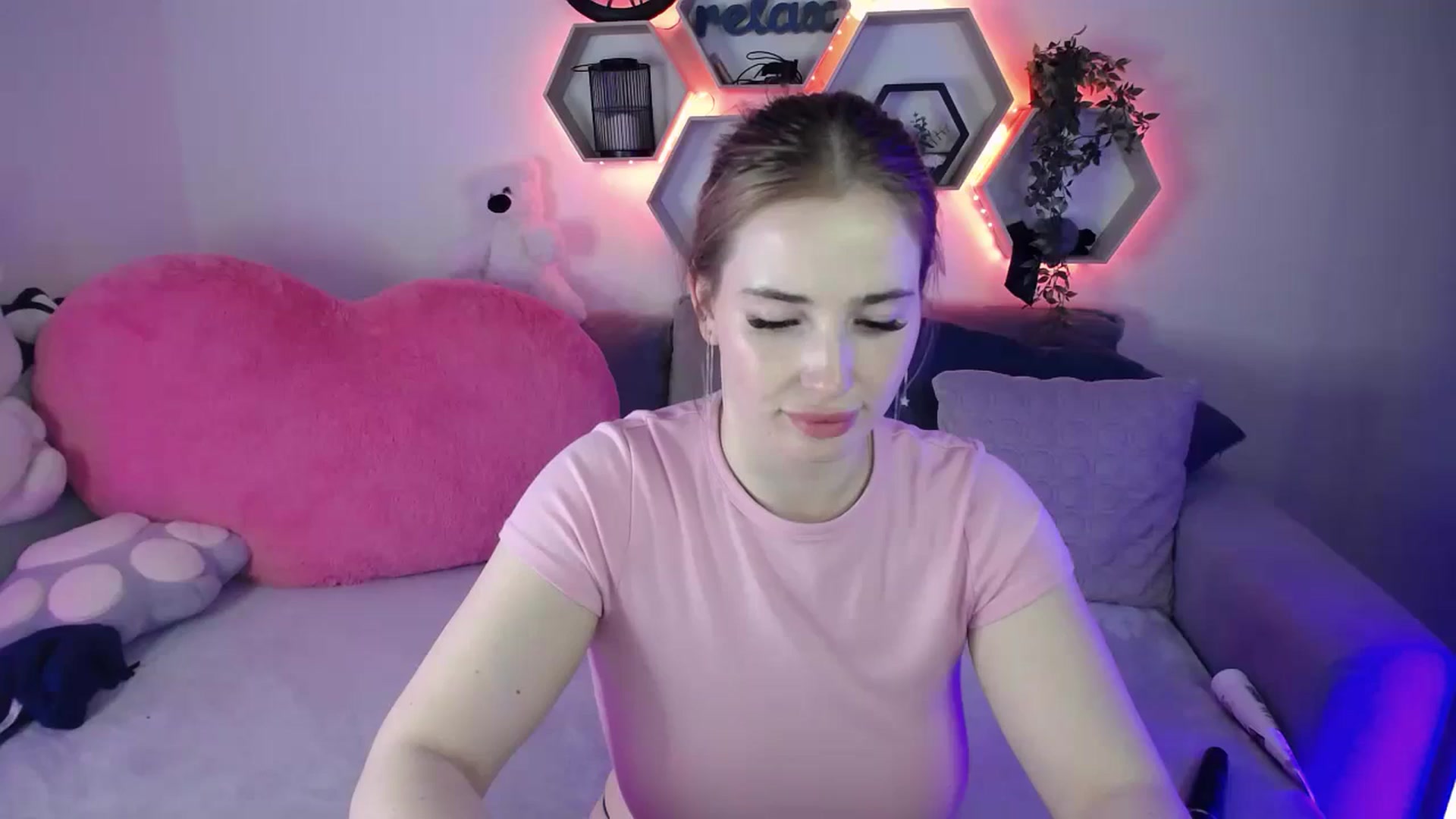 Gallery image thumbnail from SabrinaViolet's myfreecams stream on, 04/15/2026, 12:51 image 1 of 20