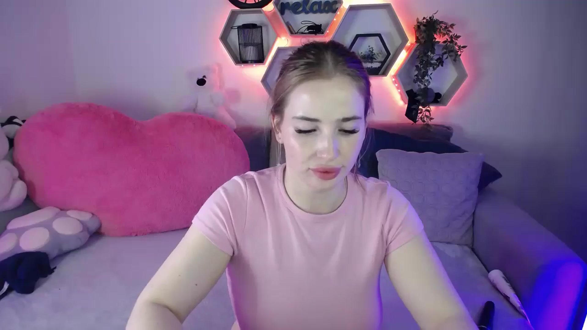 Gallery image thumbnail from SabrinaViolet's myfreecams stream on, 04/15/2026, 12:51 image 20 of 20