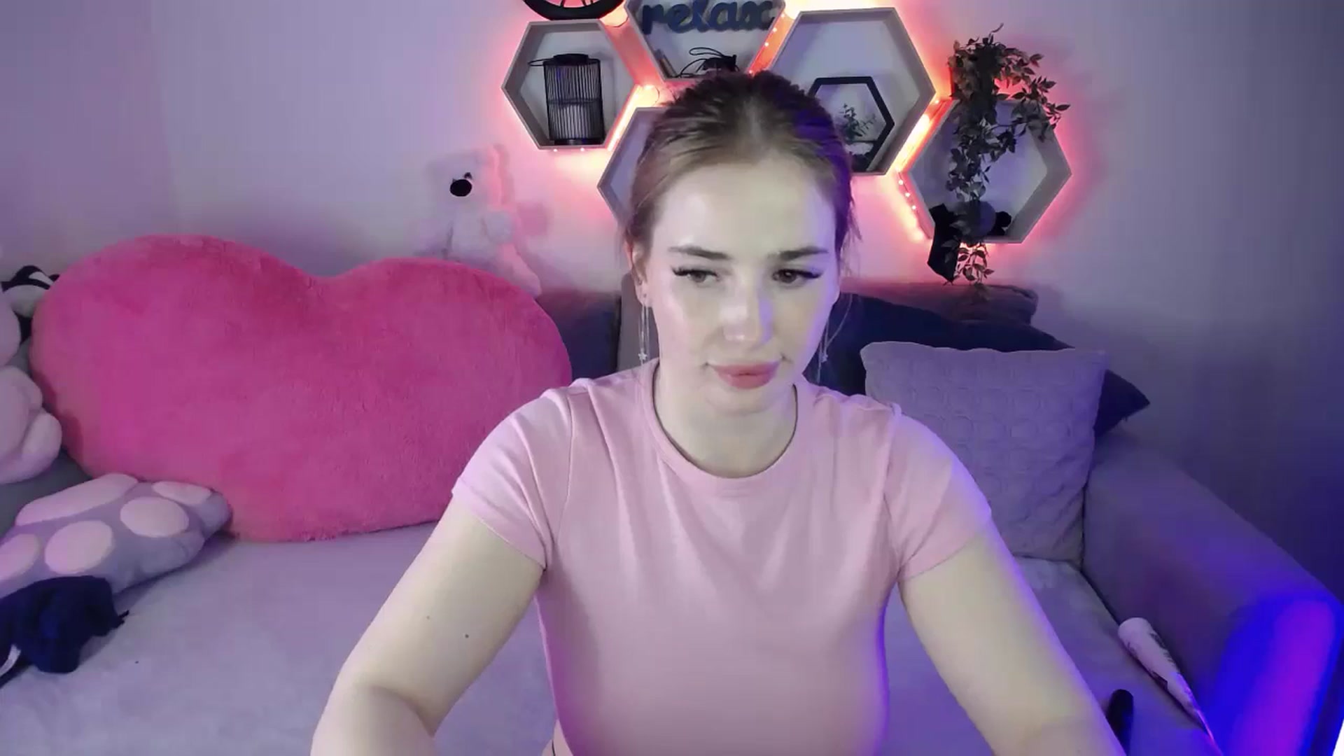 Gallery image thumbnail from SabrinaViolet's myfreecams stream on, 04/15/2026, 12:51 image 5 of 20