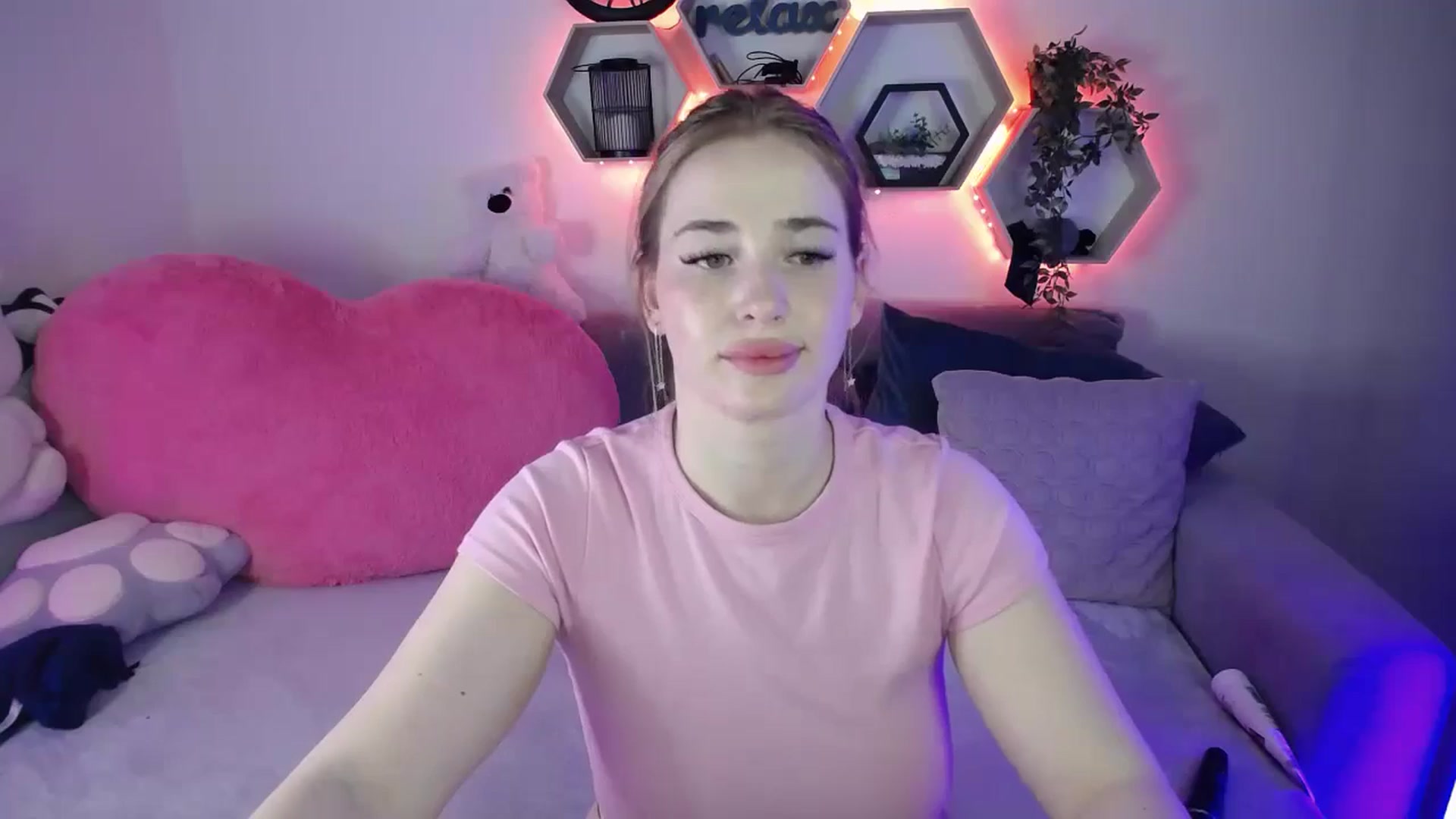 Gallery image thumbnail from SabrinaViolet's myfreecams stream on, 04/15/2026, 12:51 image 3 of 20