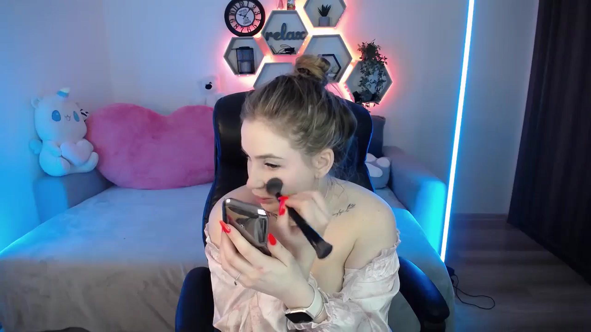Gallery image thumbnail from SabrinaViolet's myfreecams stream on, 04/20/2026, 08:24 image 10 of 20