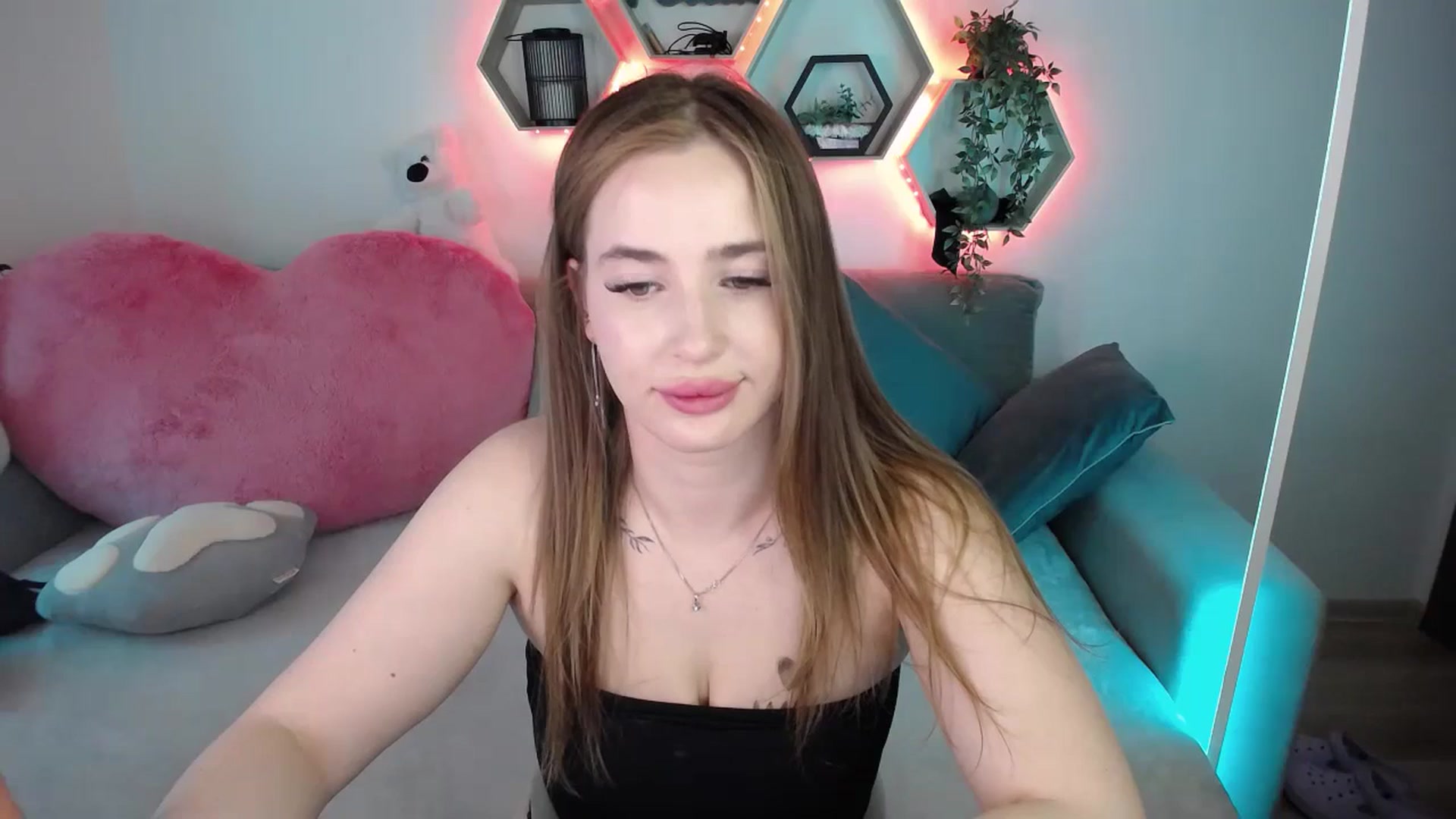 Gallery image thumbnail from SabrinaViolet's myfreecams stream on, 04/25/2026, 11:01 image 7 of 20