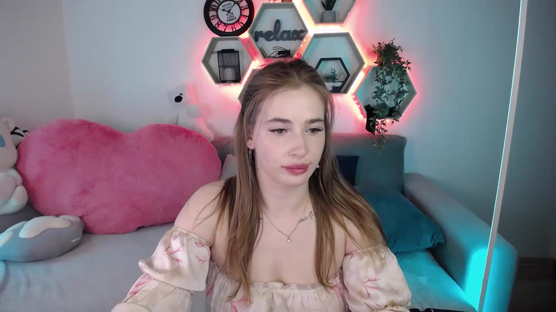 Gallery image thumbnail from SabrinaViolet's myfreecams stream on, 04/26/2026, 11:54 image 10 of 20