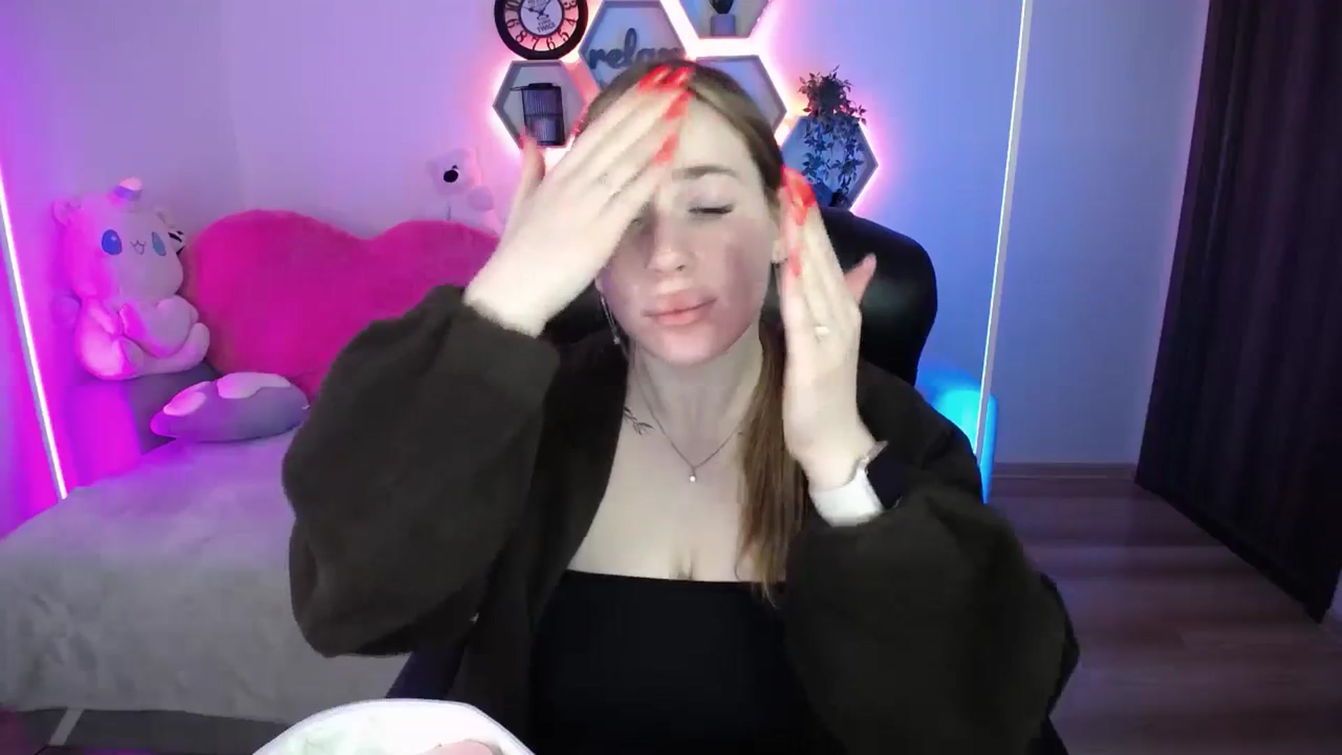 Gallery image thumbnail from SabrinaViolet's myfreecams stream on, 04/28/2026, 09:05 image 6 of 20